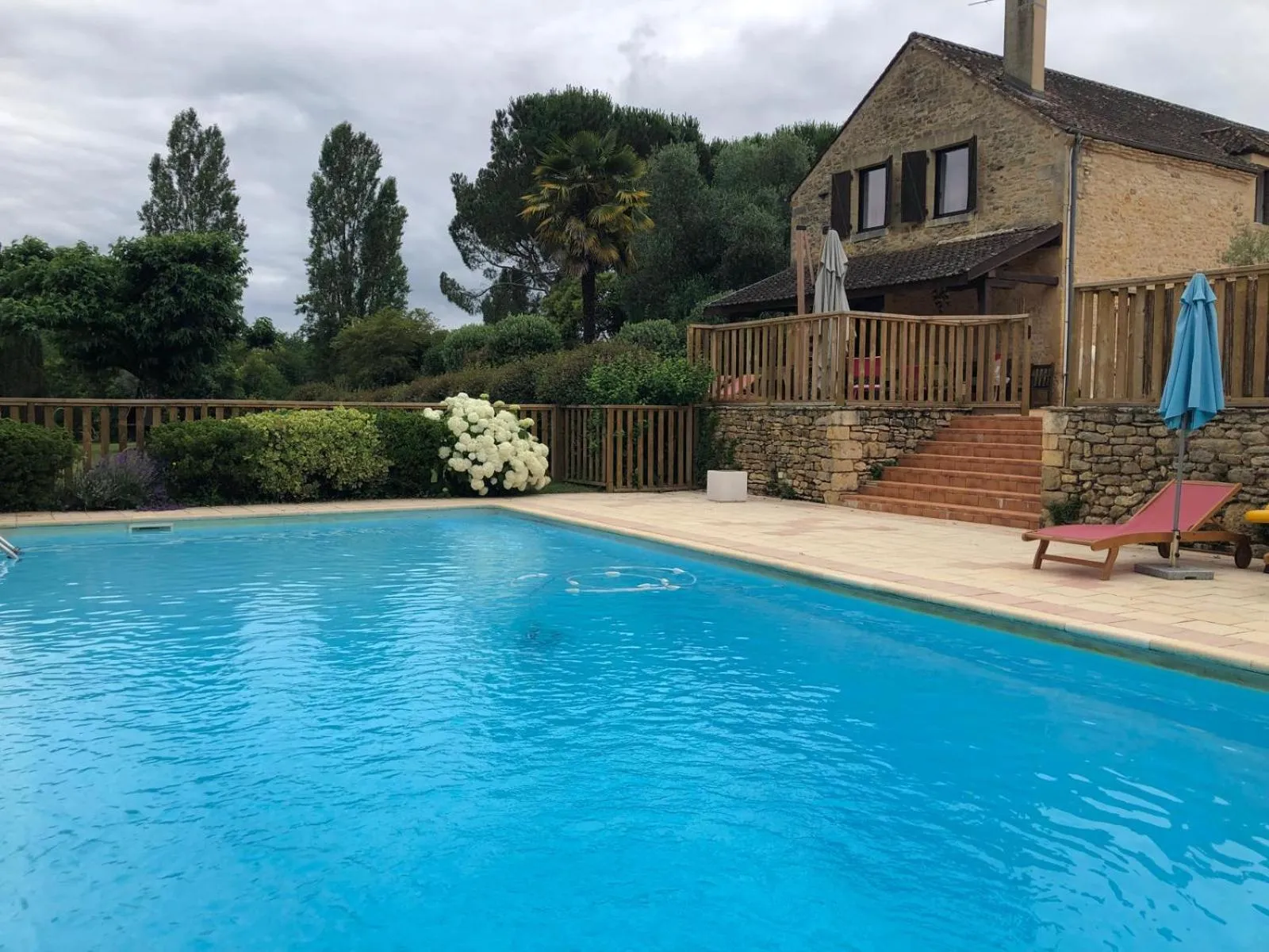 Swimming pool in Le domaine Aubazen