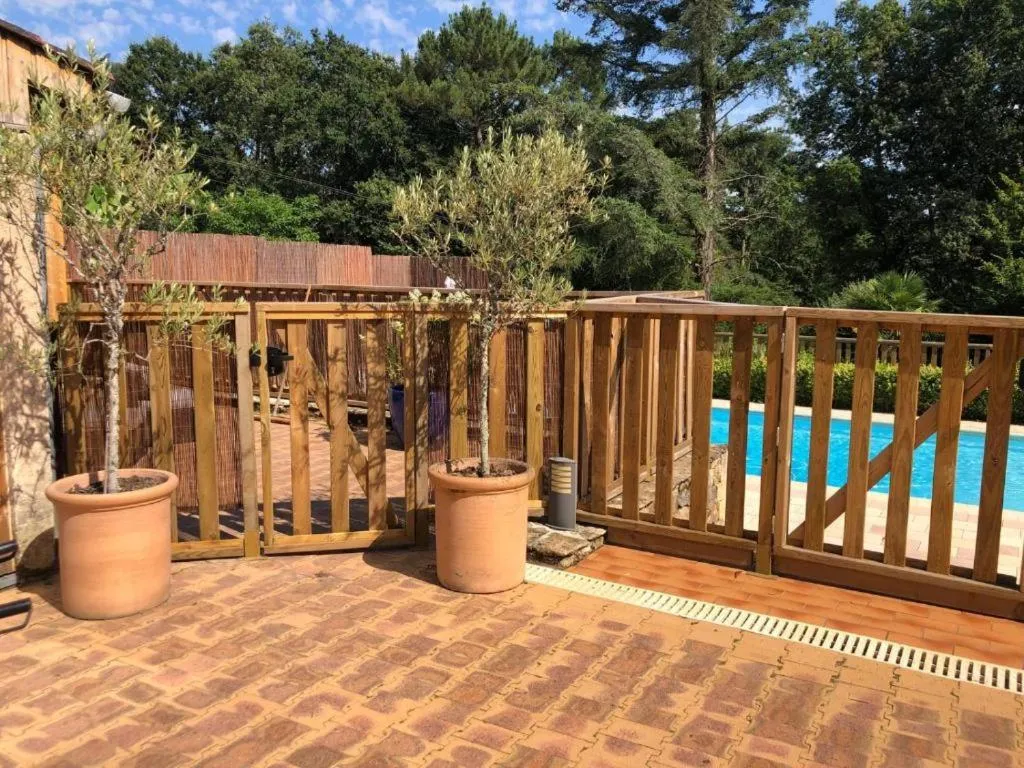 Balcony/Terrace in Le domaine Aubazen