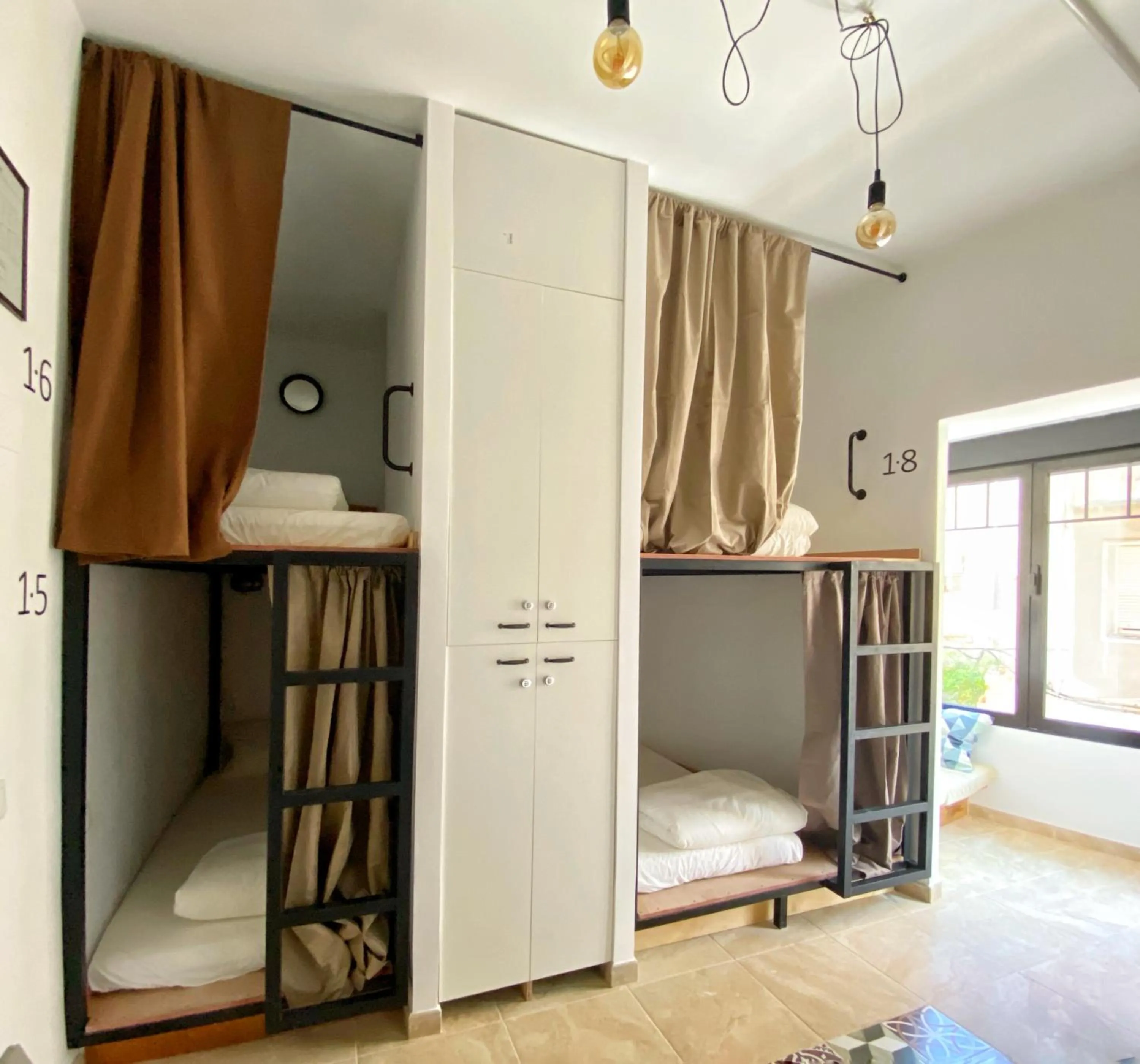 Bed in Hostal Numero Trece