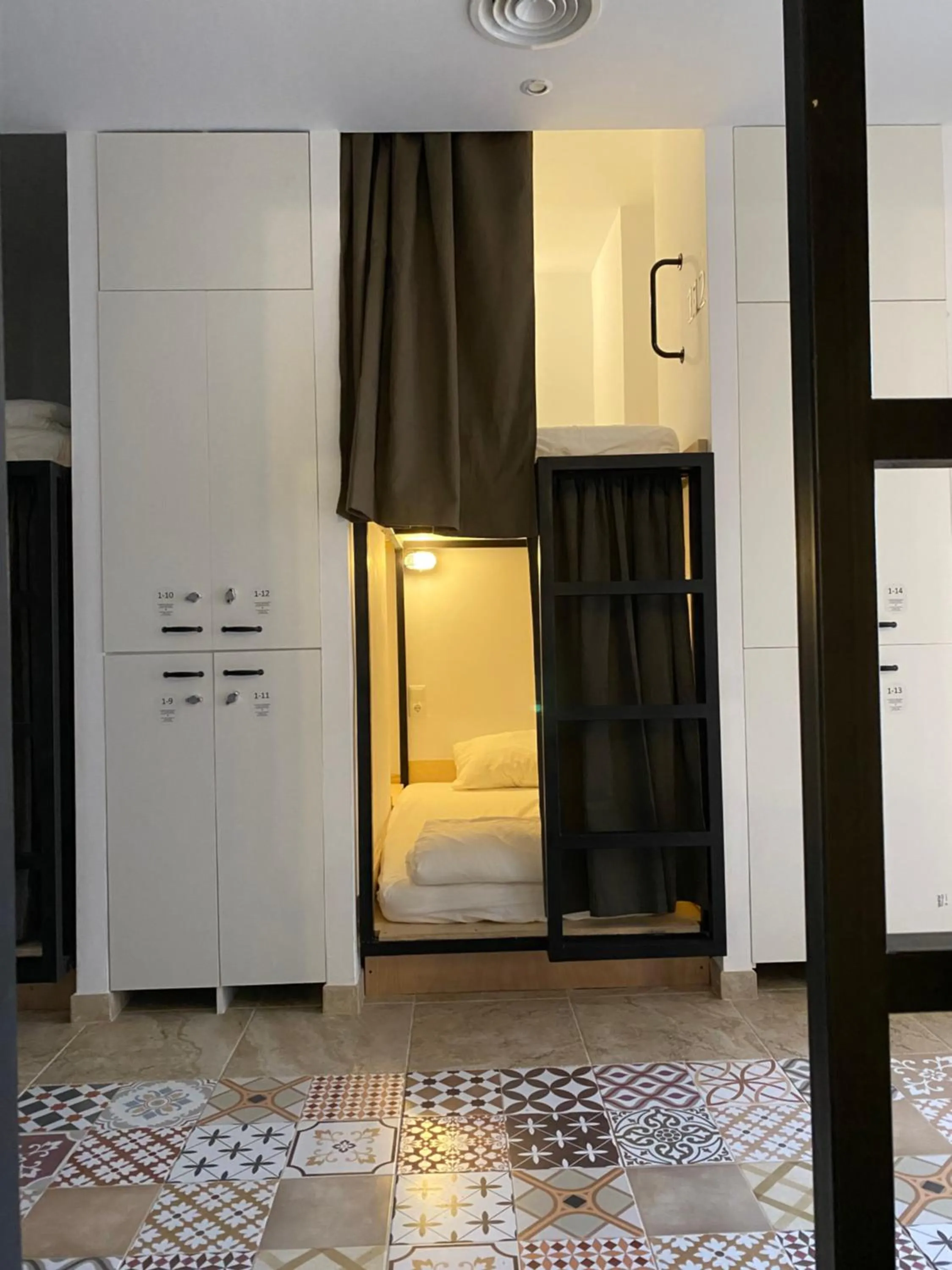 Bed in Hostal Numero Trece