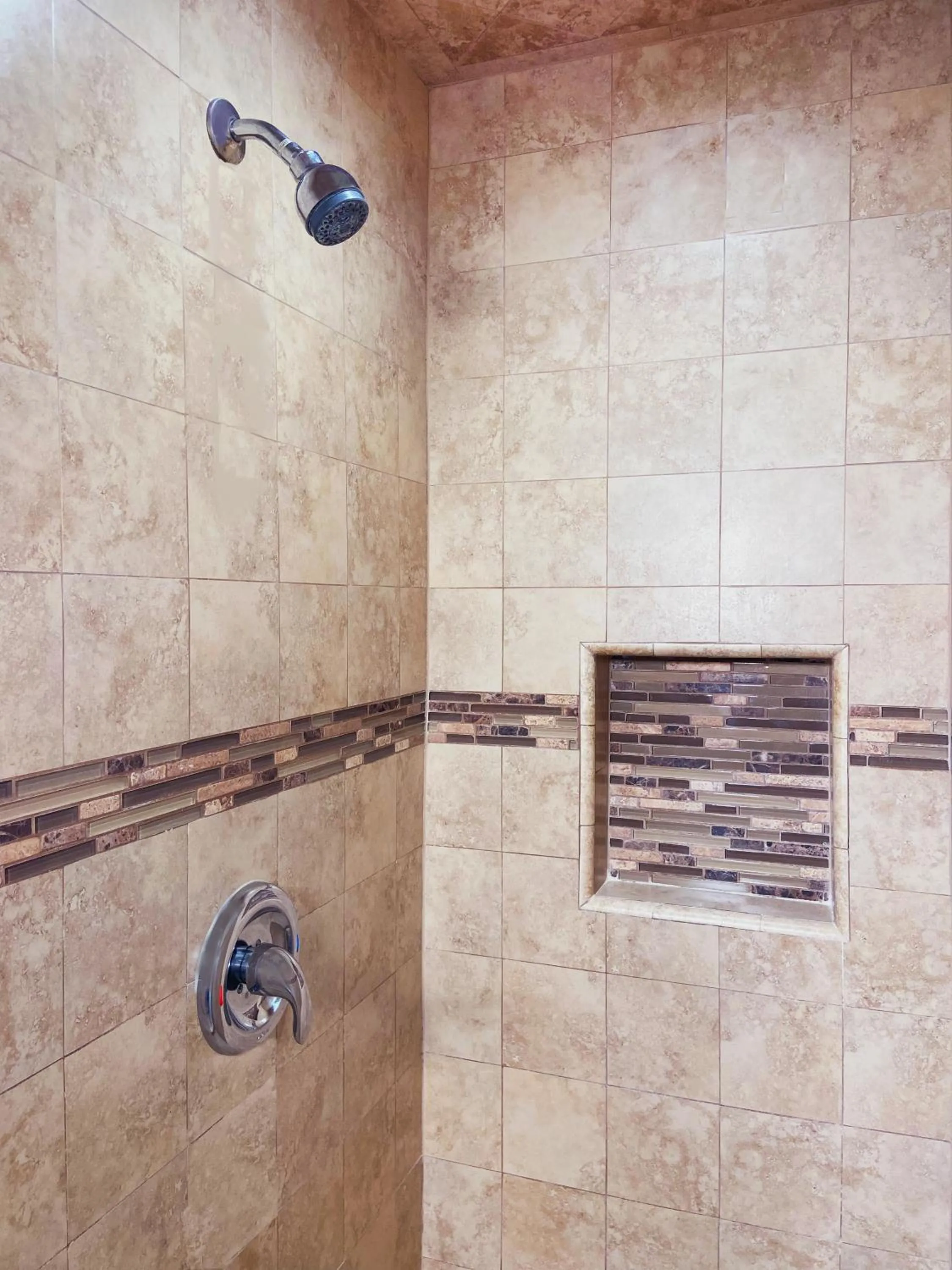 Shower in Nite Inn at Universal City - Walking Distance to Universal Studios Hollywood