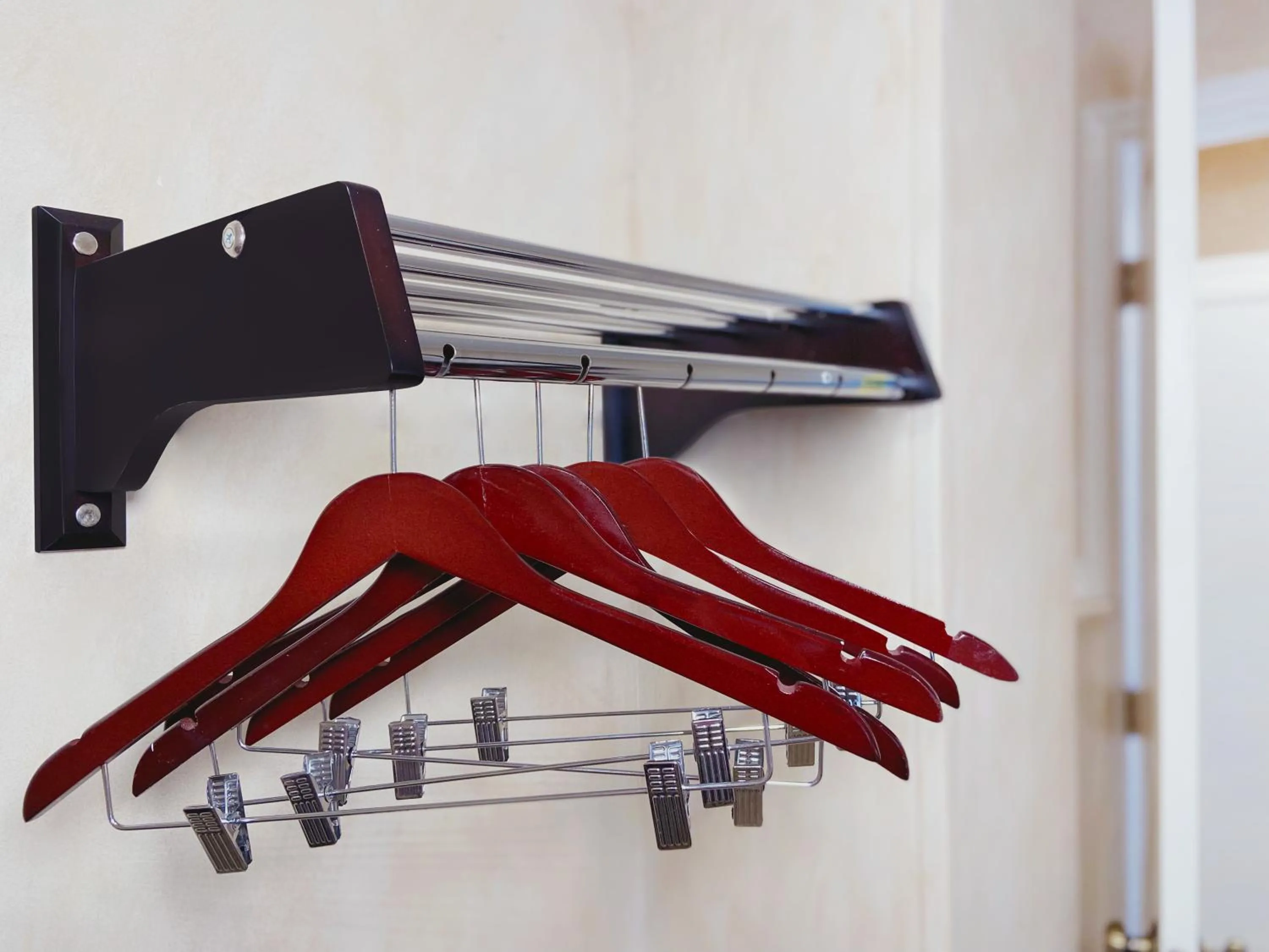 wardrobe in Nite Inn at Universal City - Walking Distance to Universal Studios Hollywood