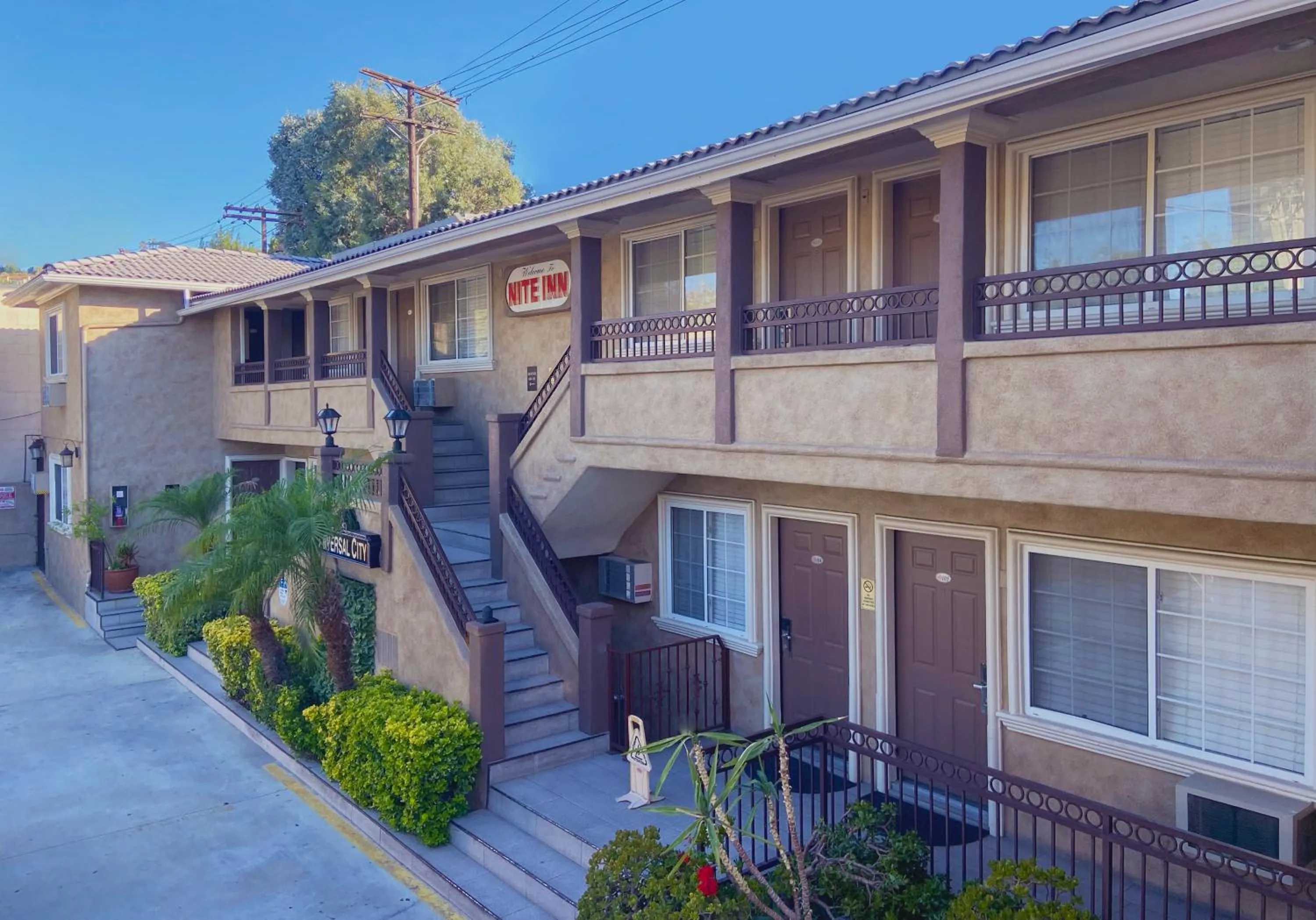 Property building in Nite Inn at Universal City - Walking Distance to Universal Studios Hollywood