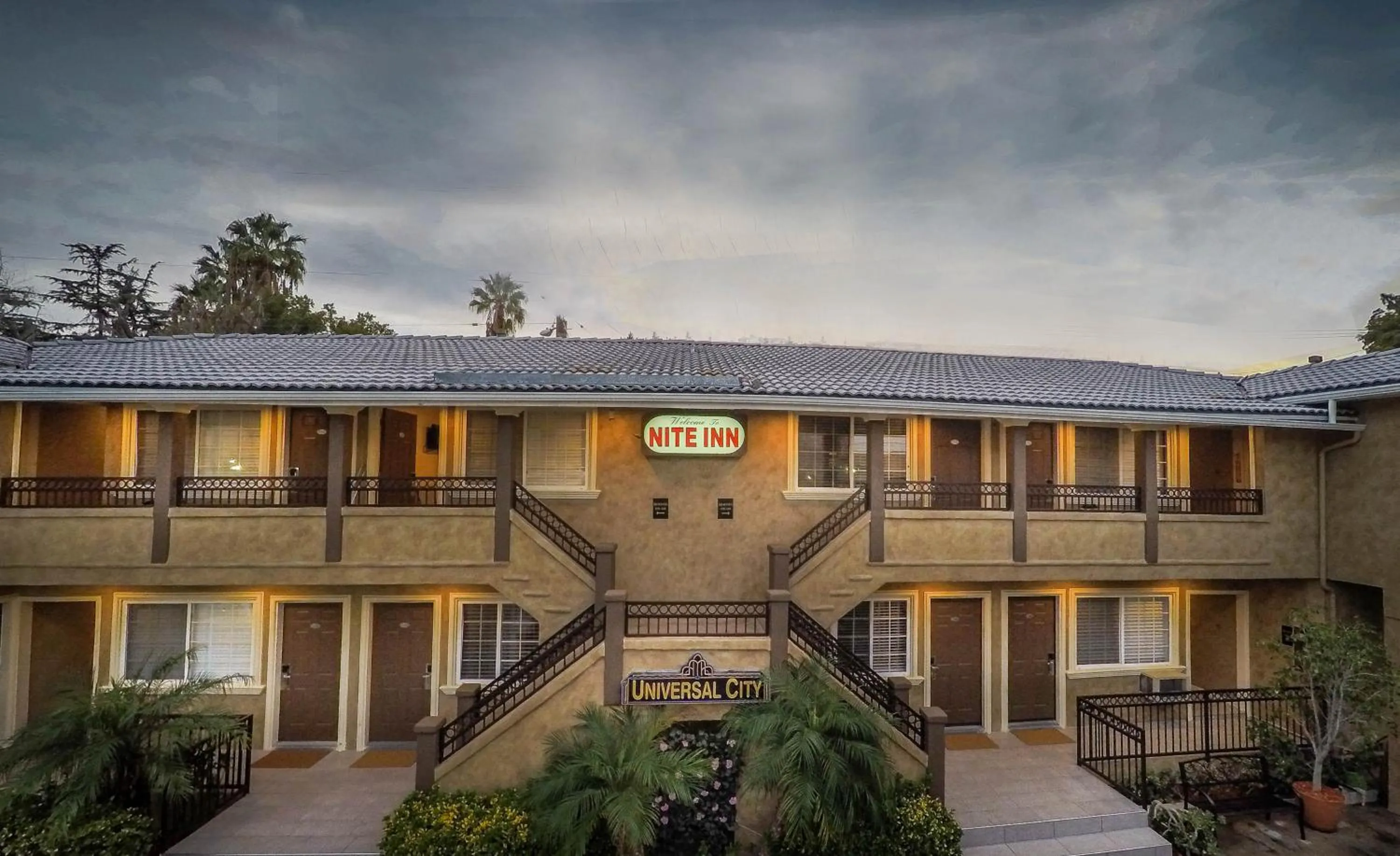 Property building in Nite Inn at Universal City - Walking Distance to Universal Studios Hollywood