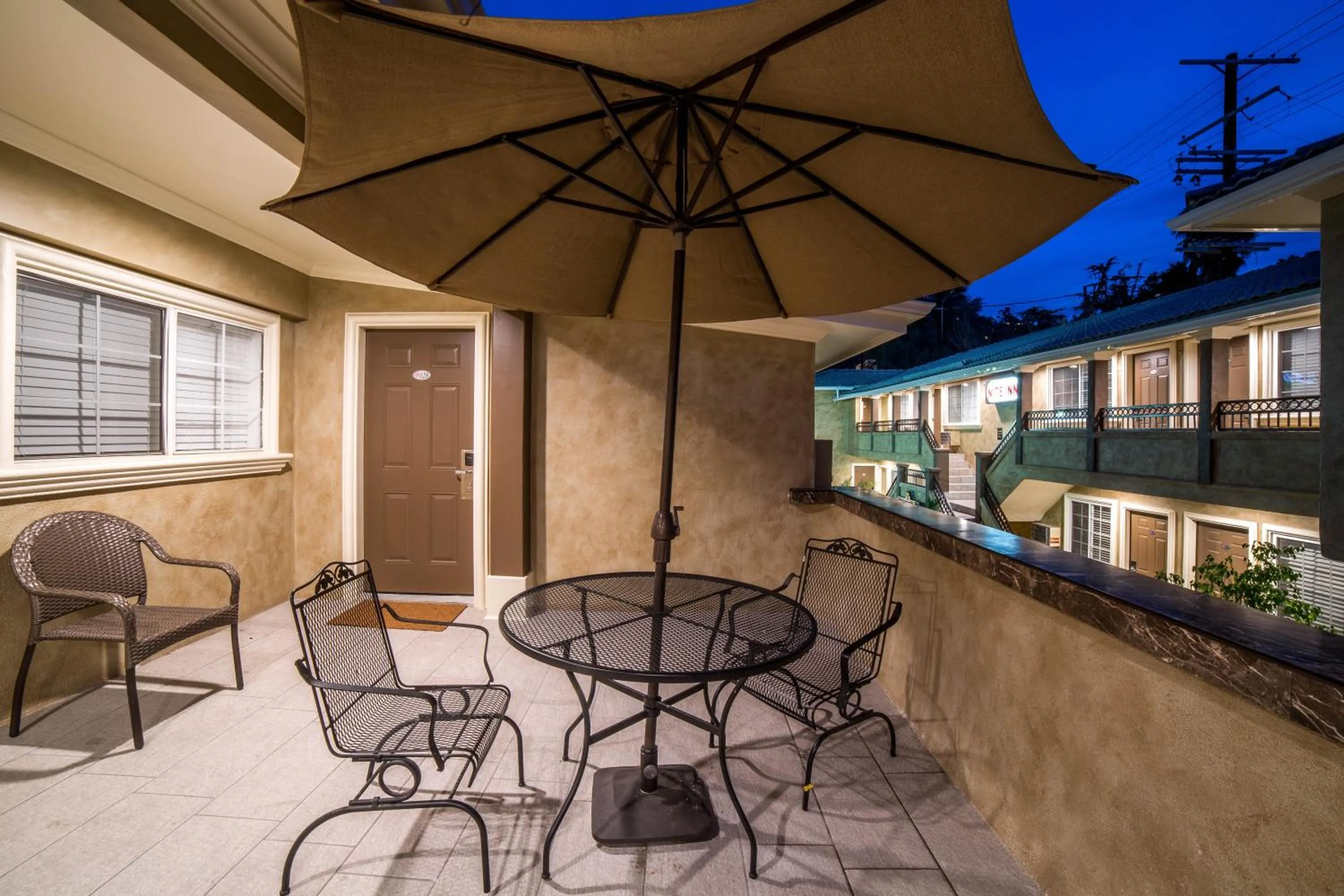 Day in Nite Inn at Universal City - Walking Distance to Universal Studios Hollywood