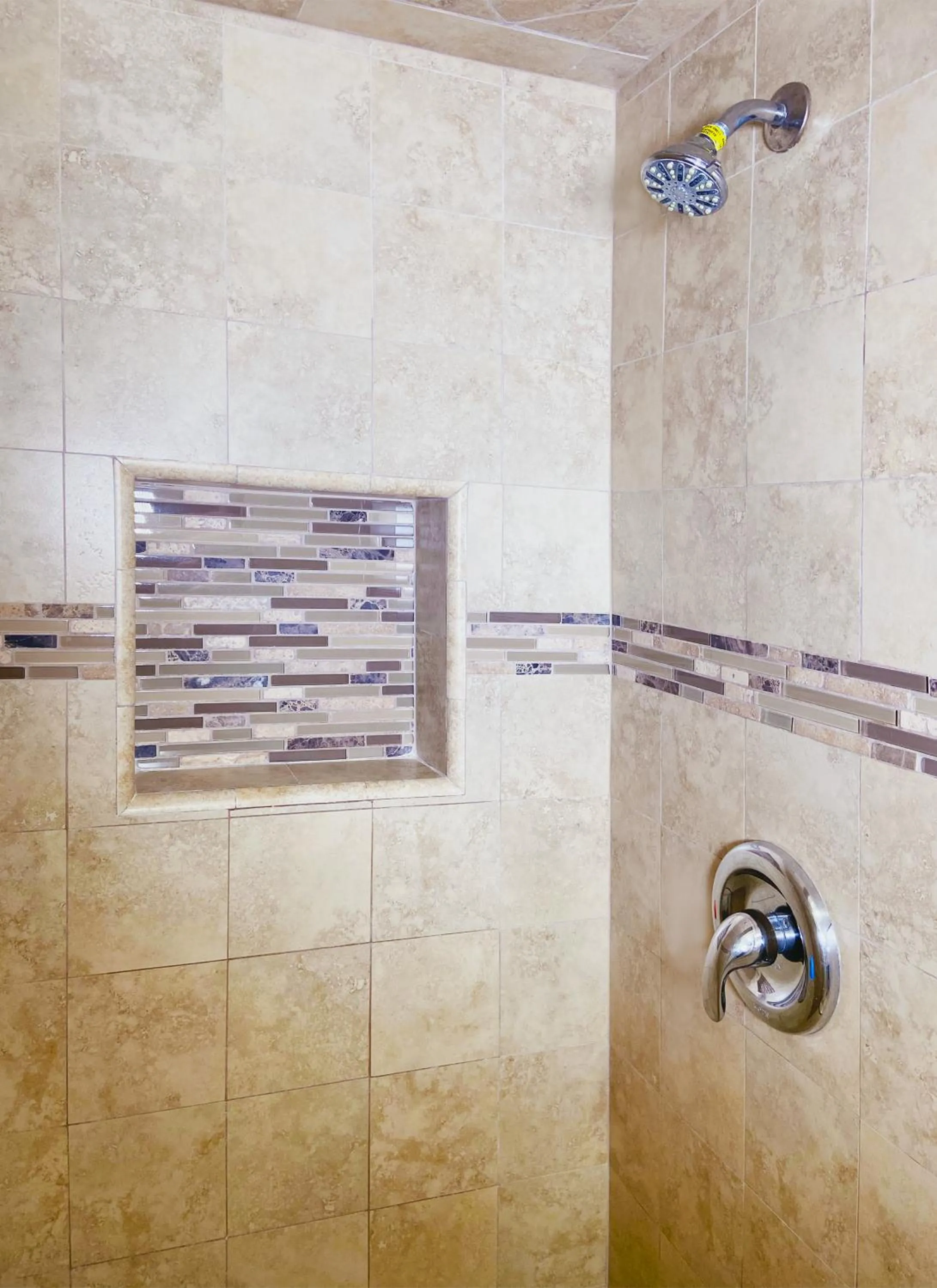 Shower in Nite Inn at Universal City - Walking Distance to Universal Studios Hollywood