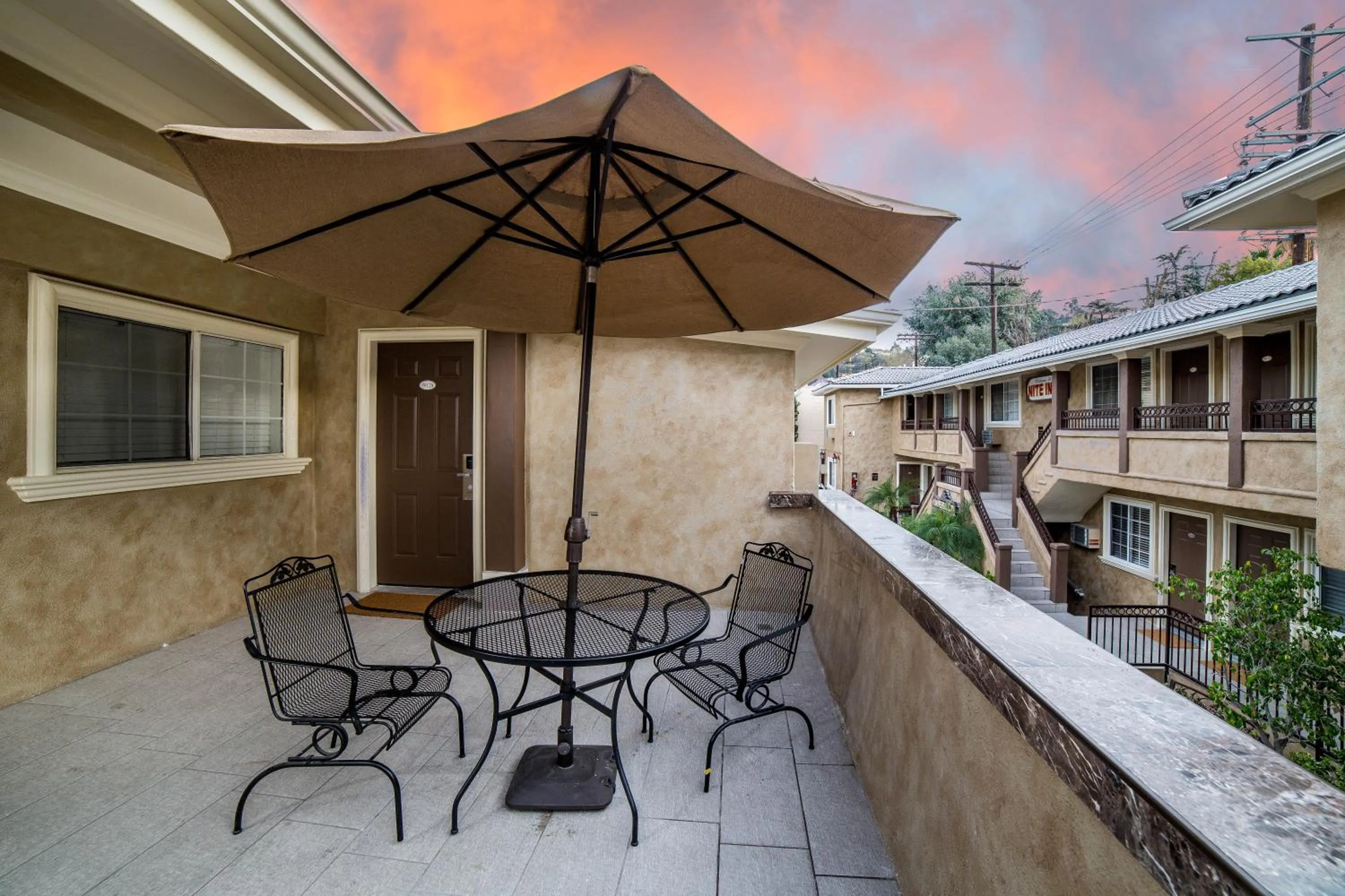 Day in Nite Inn at Universal City - Walking Distance to Universal Studios Hollywood