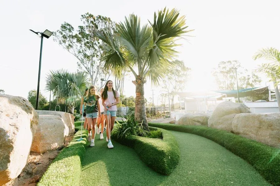Minigolf in Alexandra Hills Hotel