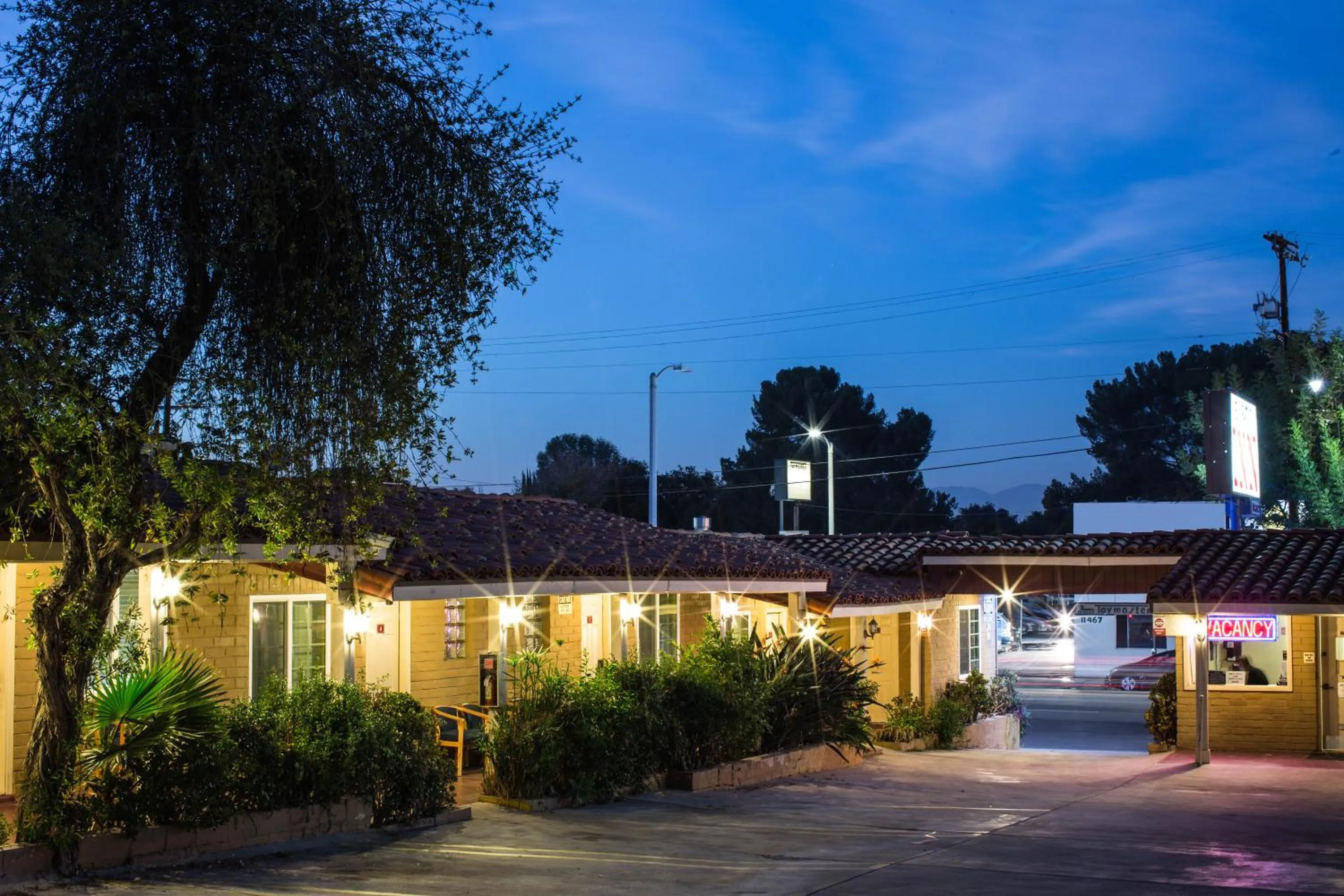 Property building in El Patio Inn - Near Universal Studios Hollywood