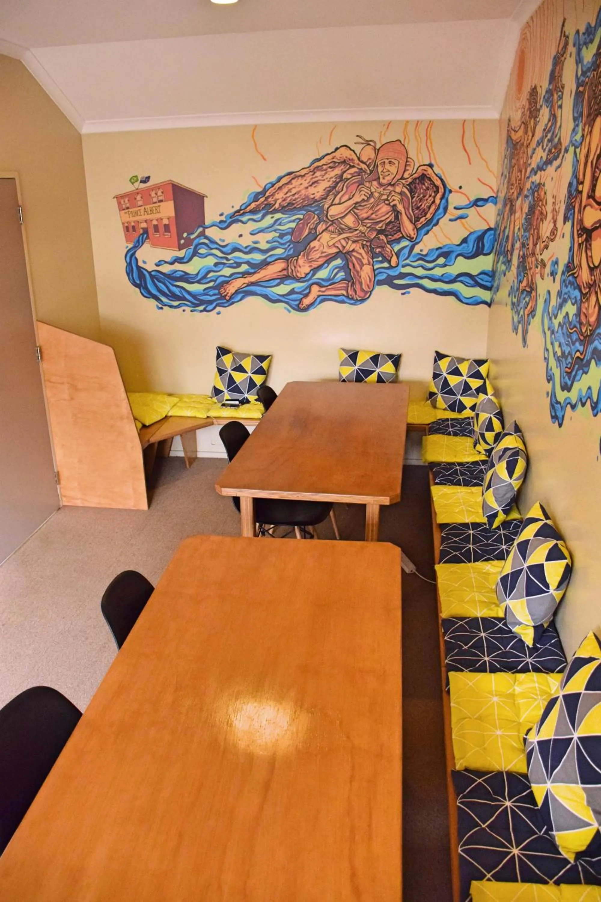 The Prince Albert Backpackers & Bar