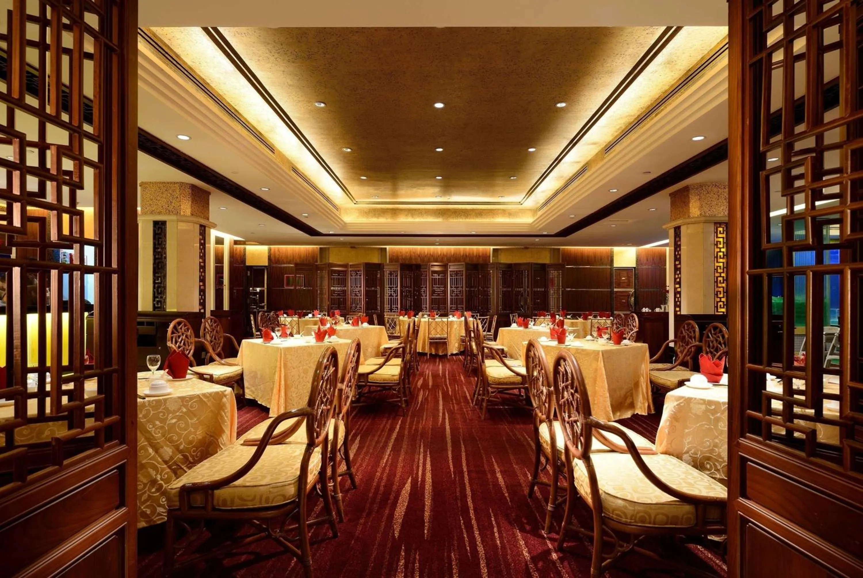 Restaurant/places to eat in Ramada Plaza By Wyndham Taian