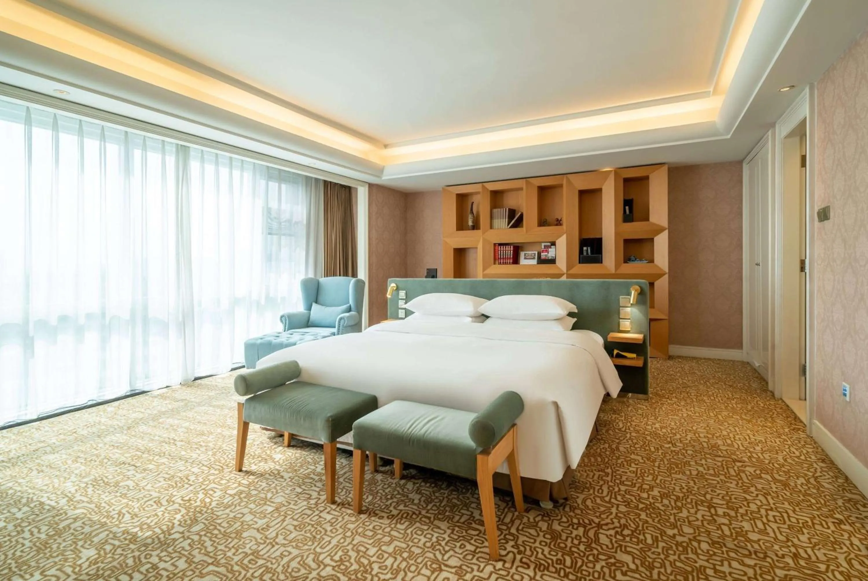 Photo of the whole room, Bed in Ramada Plaza By Wyndham Taian