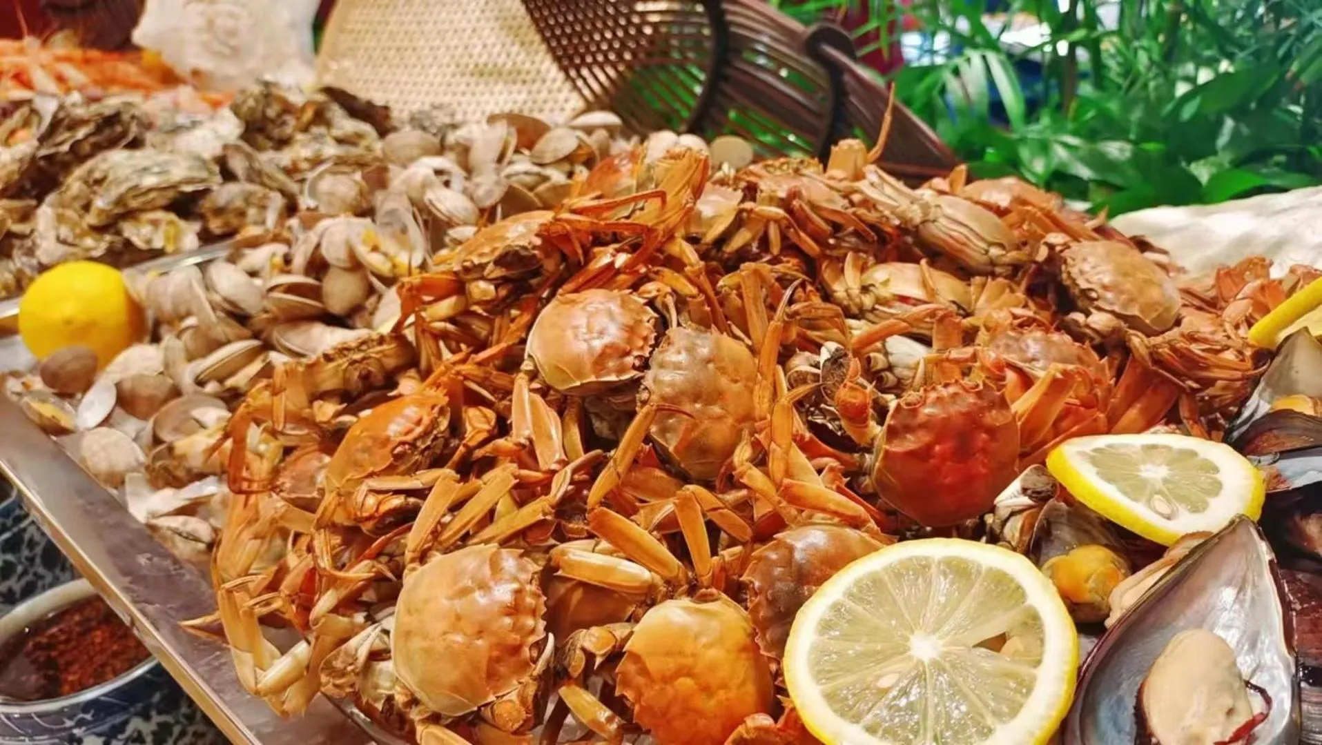 Restaurant/places to eat in Ramada Plaza By Wyndham Taian