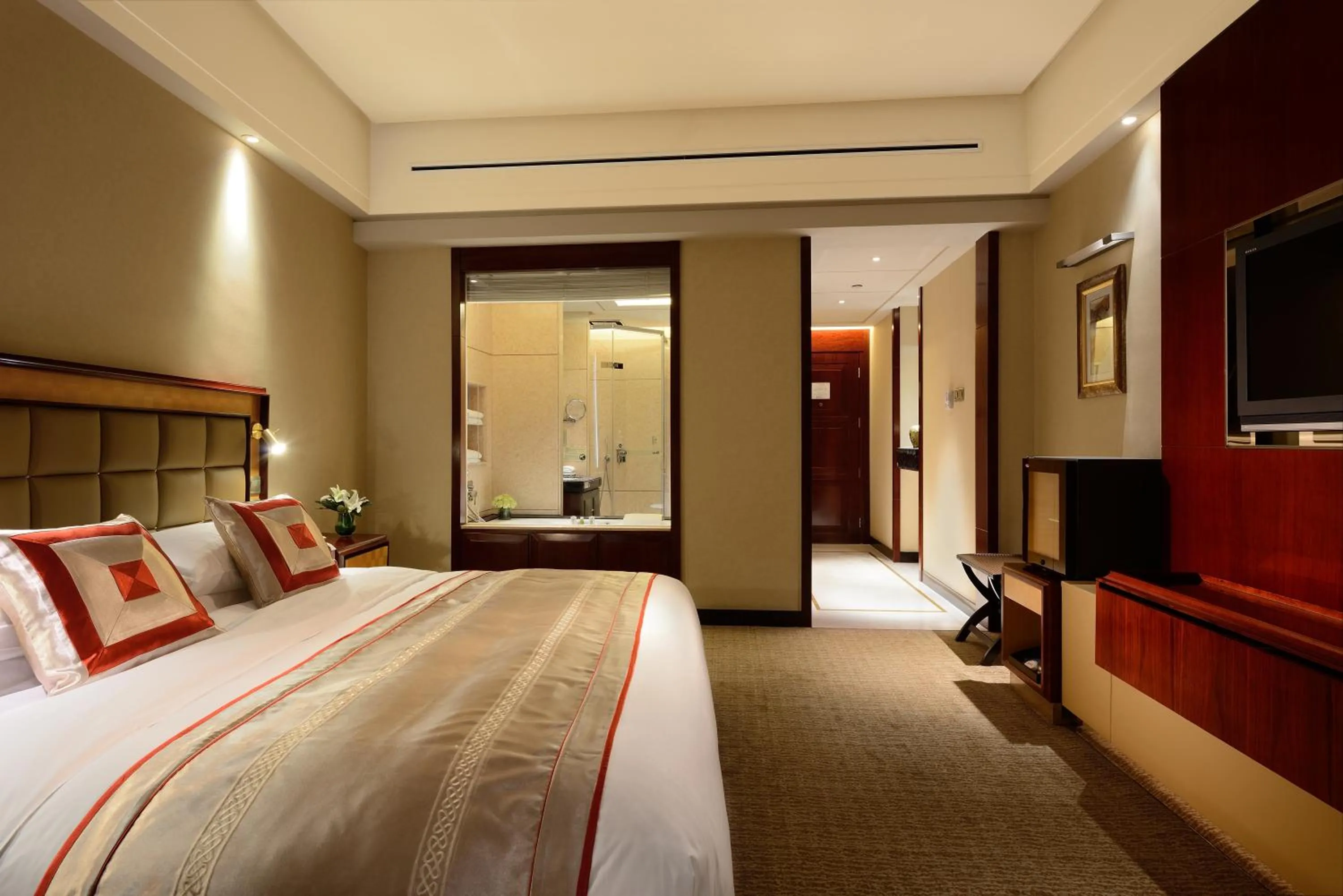Bedroom, Bed in Ramada Plaza By Wyndham Taian