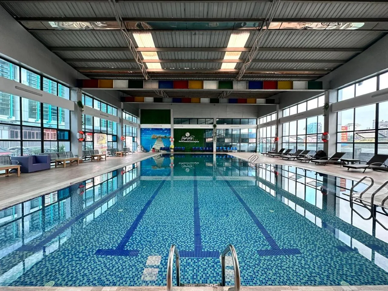 Swimming pool in Sapaly Lao Cai City Hotel