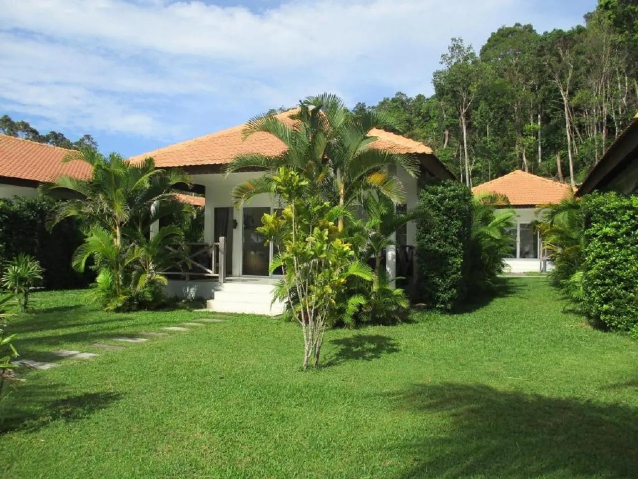 Property building in Saracen Bay Resort