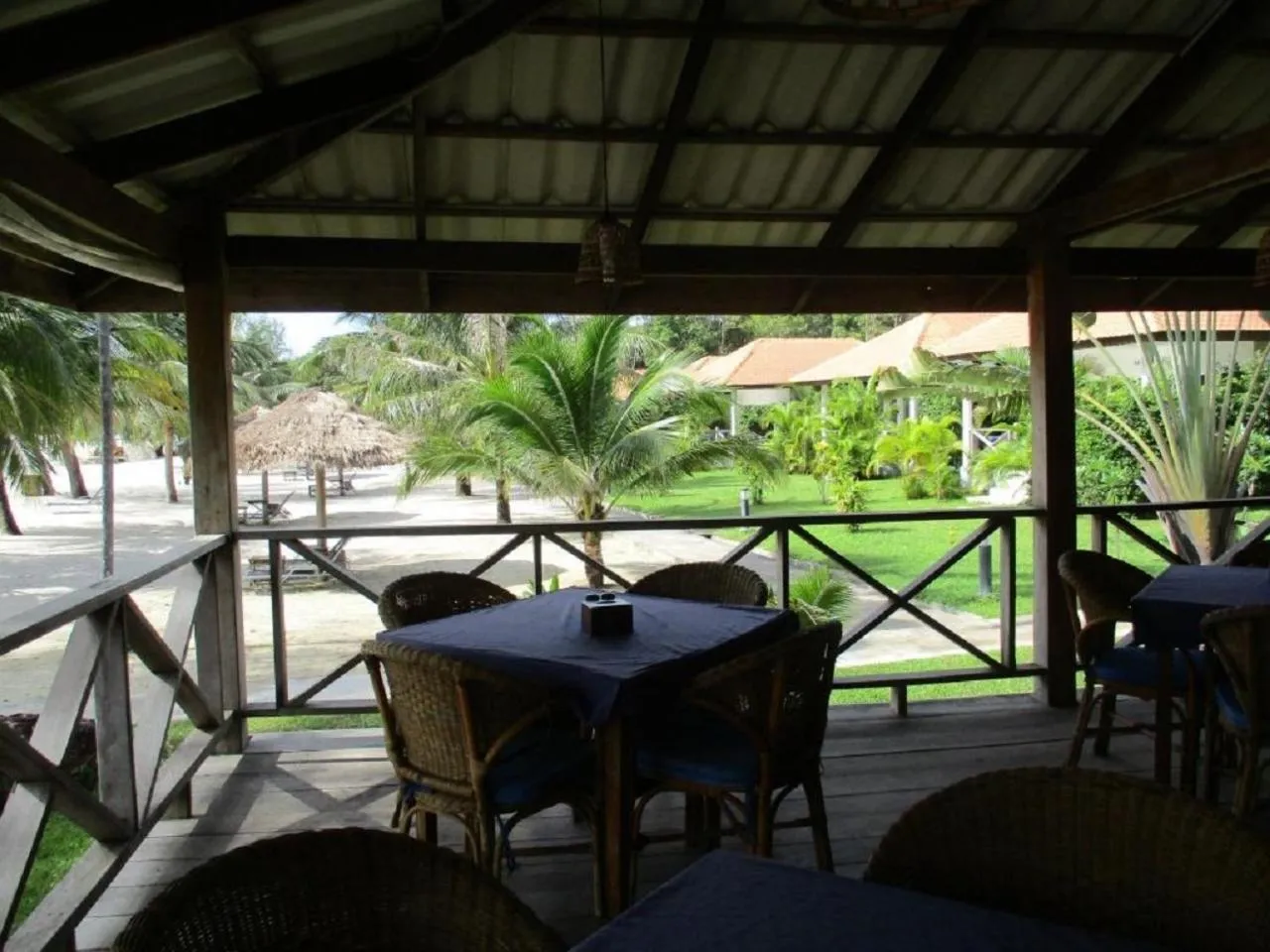 Restaurant/places to eat in Saracen Bay Resort