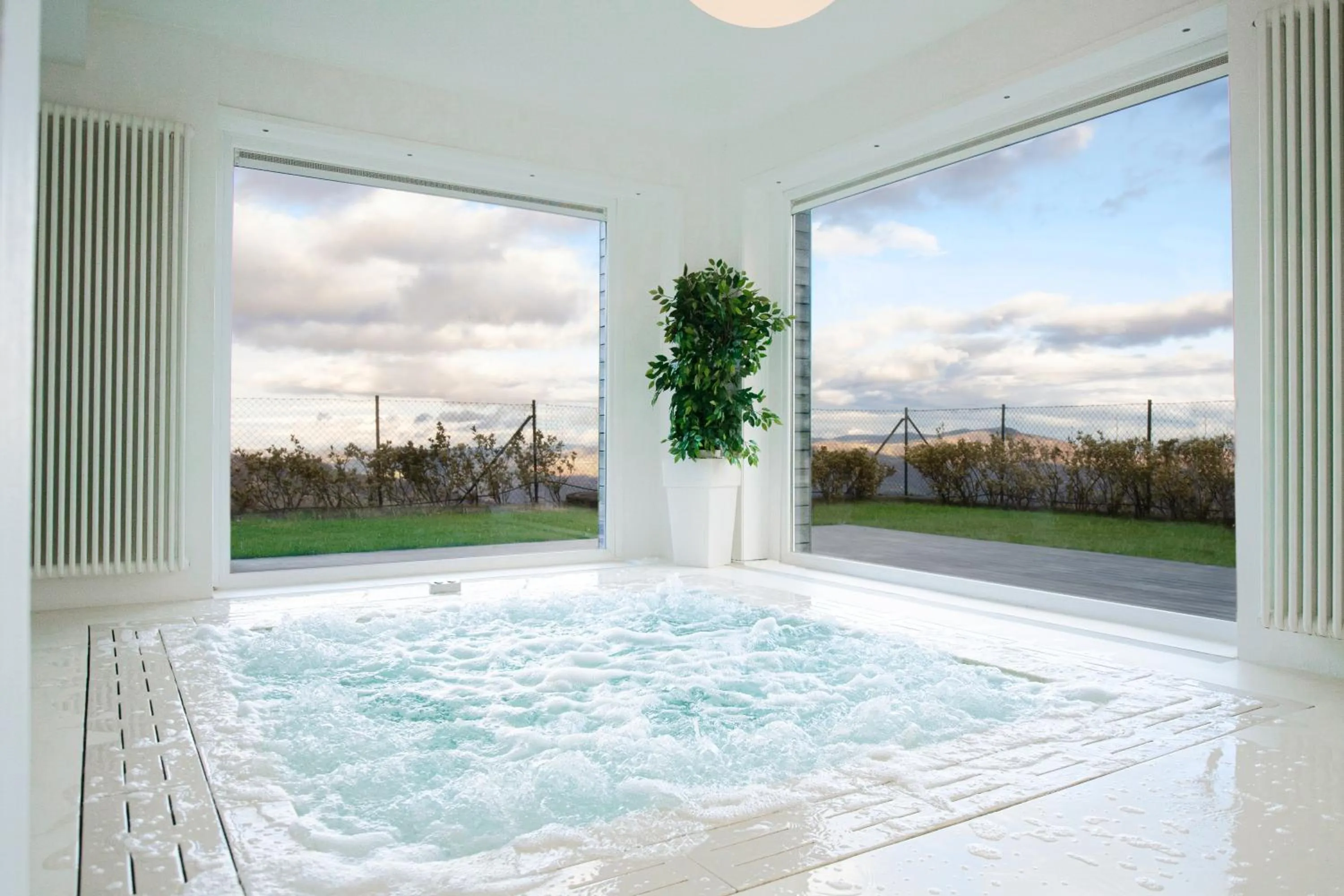 Hot Tub in Hotel Villa delle Fate, BW Signature Collection