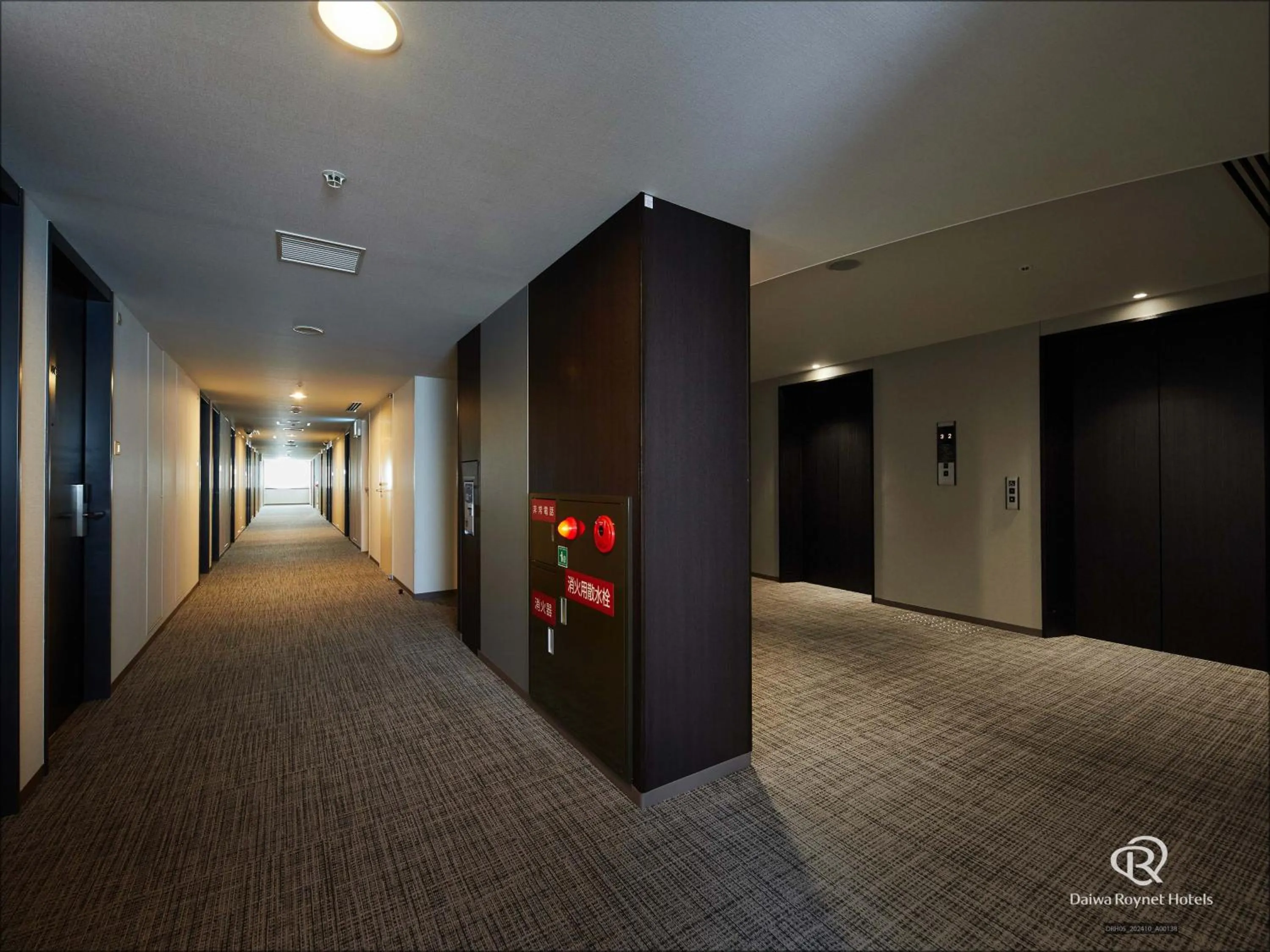 elevator in Daiwa Roynet Hotel Osaka-Uehonmachi