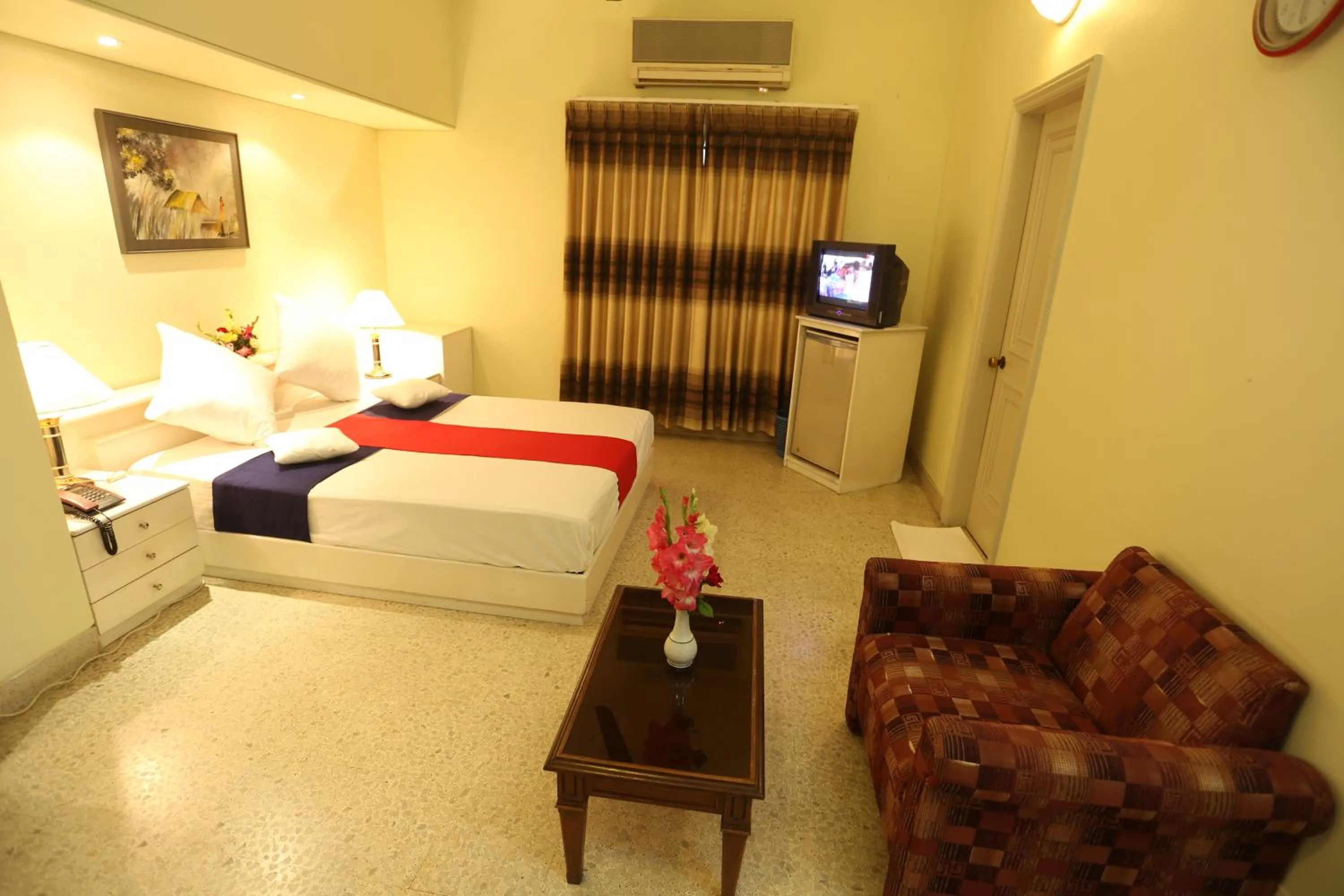 Photo of the whole room, Bed in Eastern House