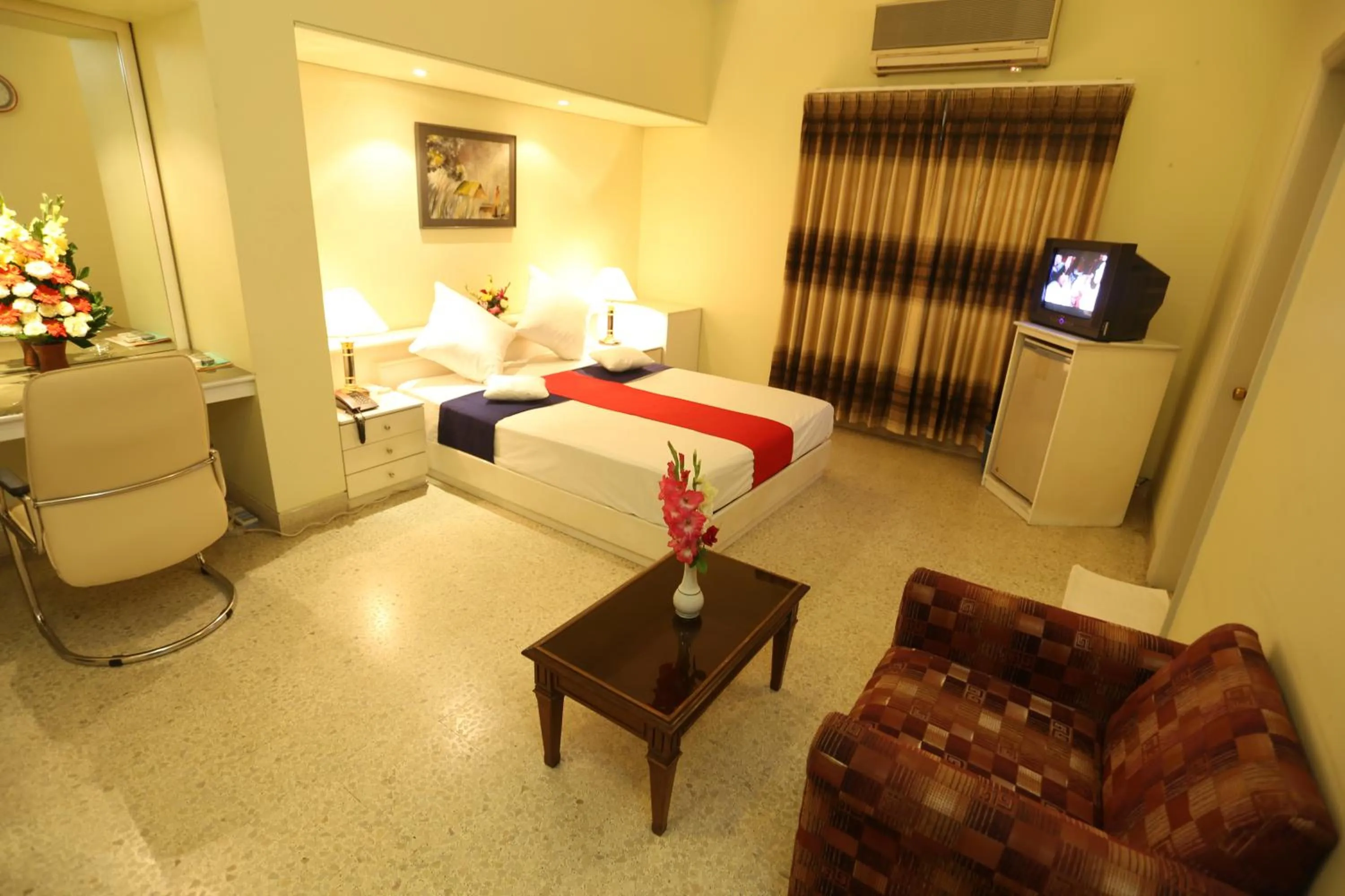 Photo of the whole room, Bed in Eastern House