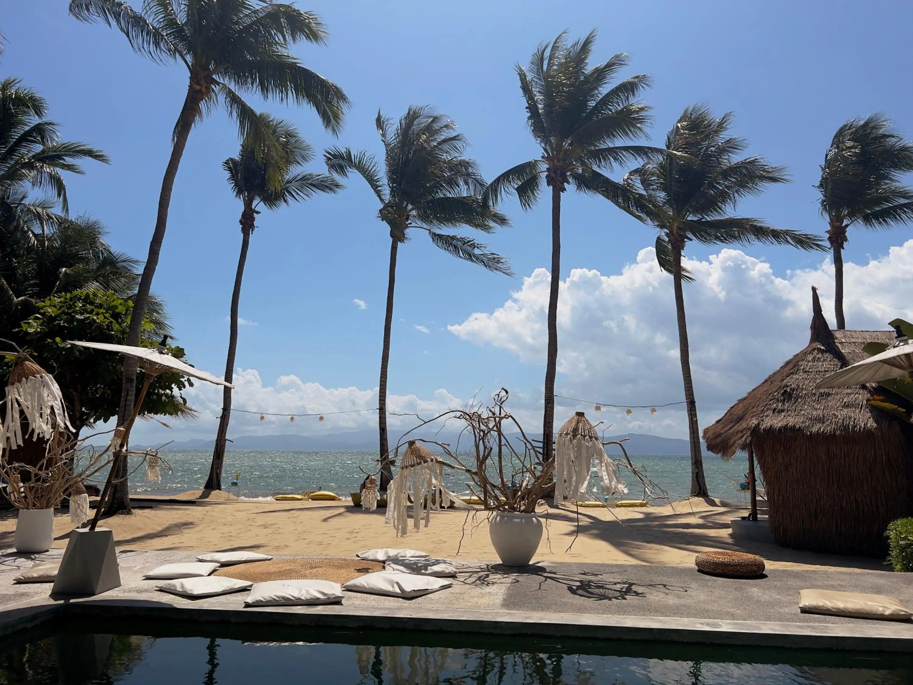 Swimming pool in Sea Love Beach Bar & Bungalows