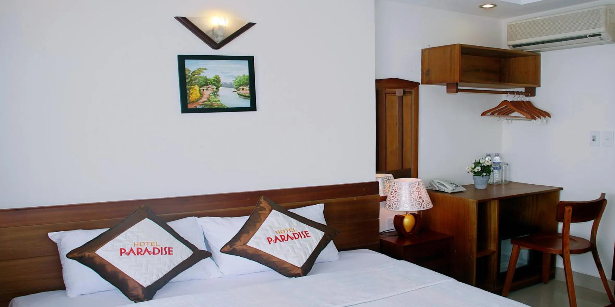 Bed in Paradise Hotel