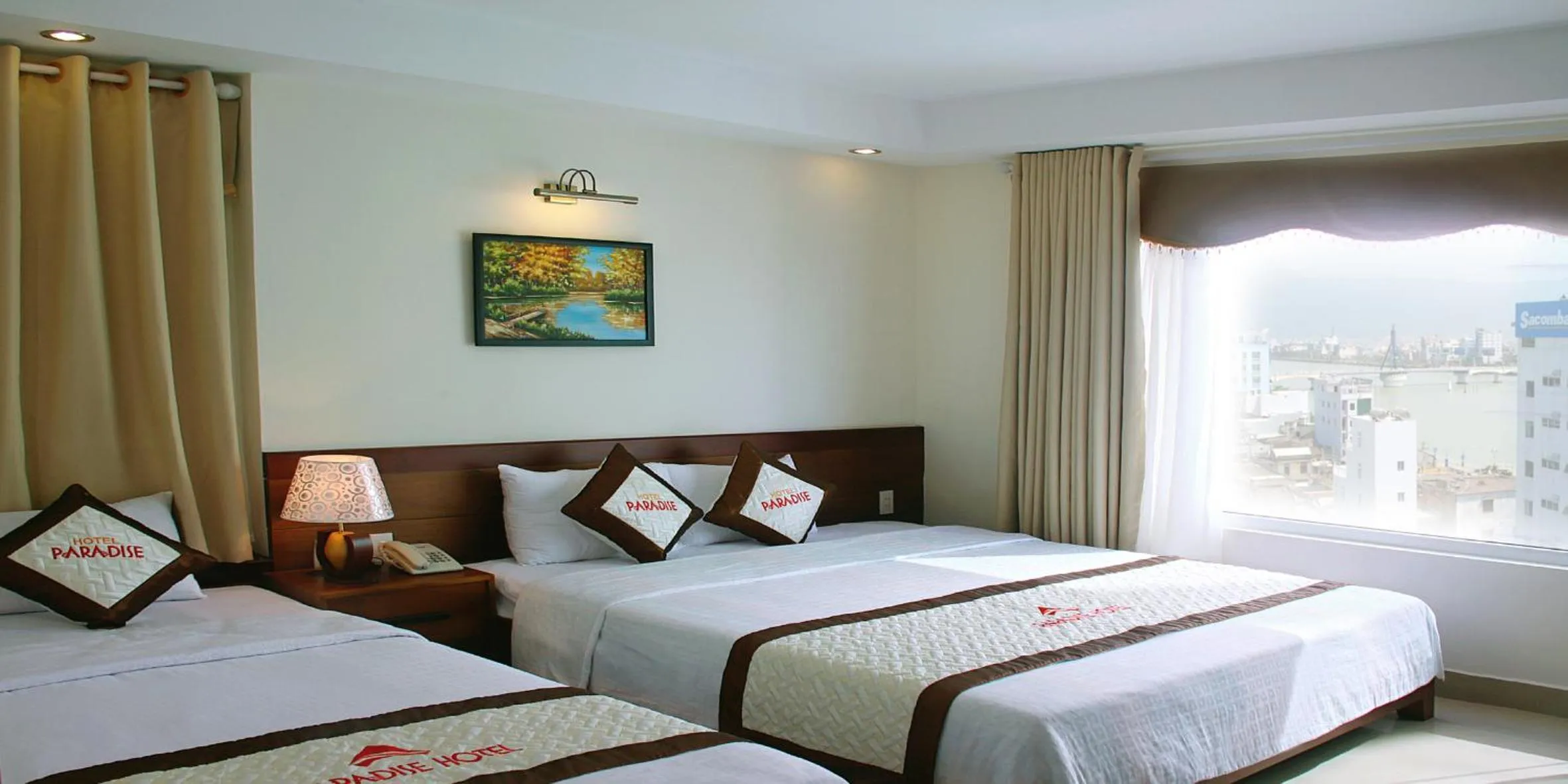 Bed in Paradise Hotel