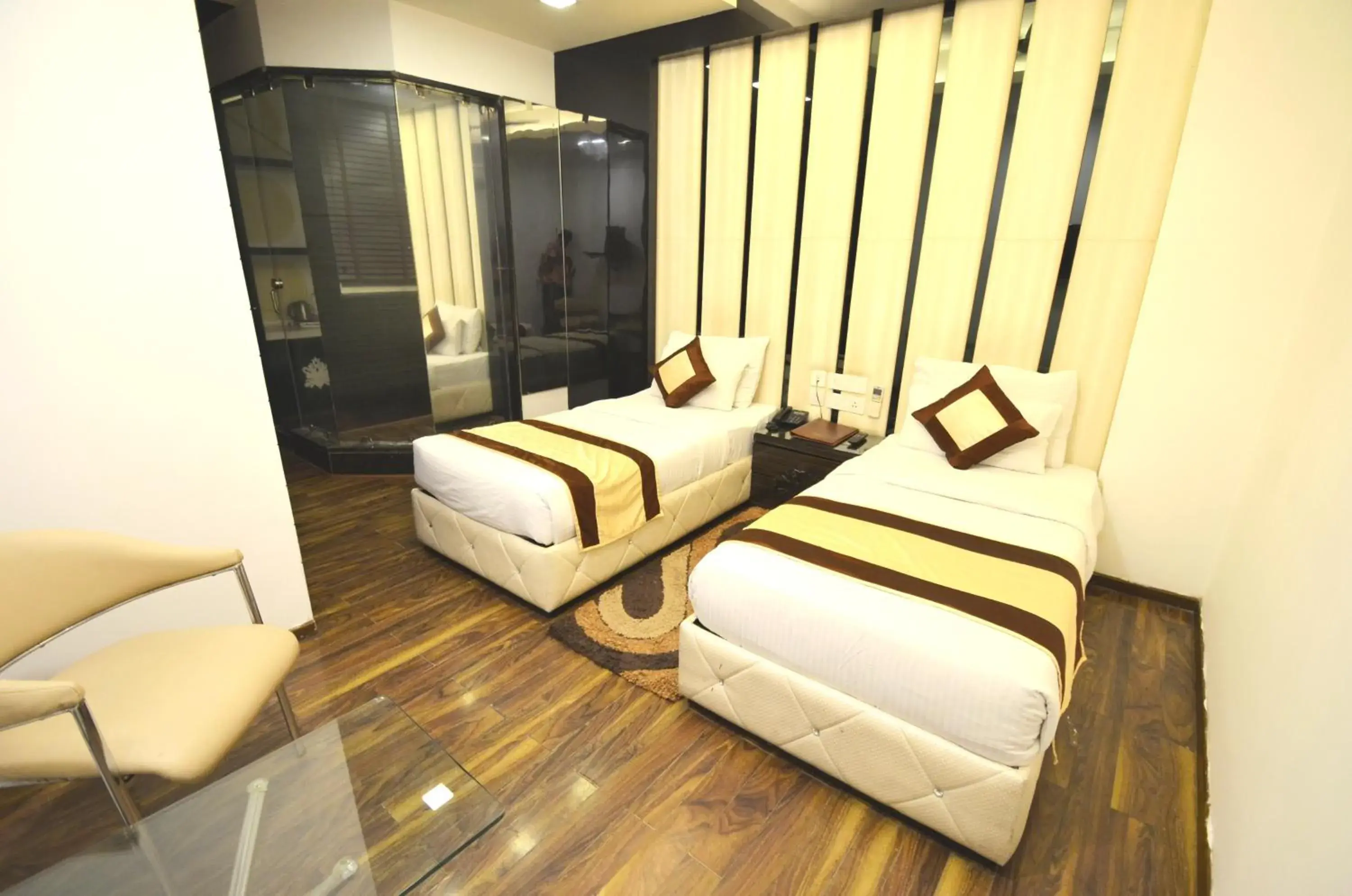 Deluxe Double or Twin Room in Hotel Metro View Deluxe Double or Twin Room in Hotel Metro View
