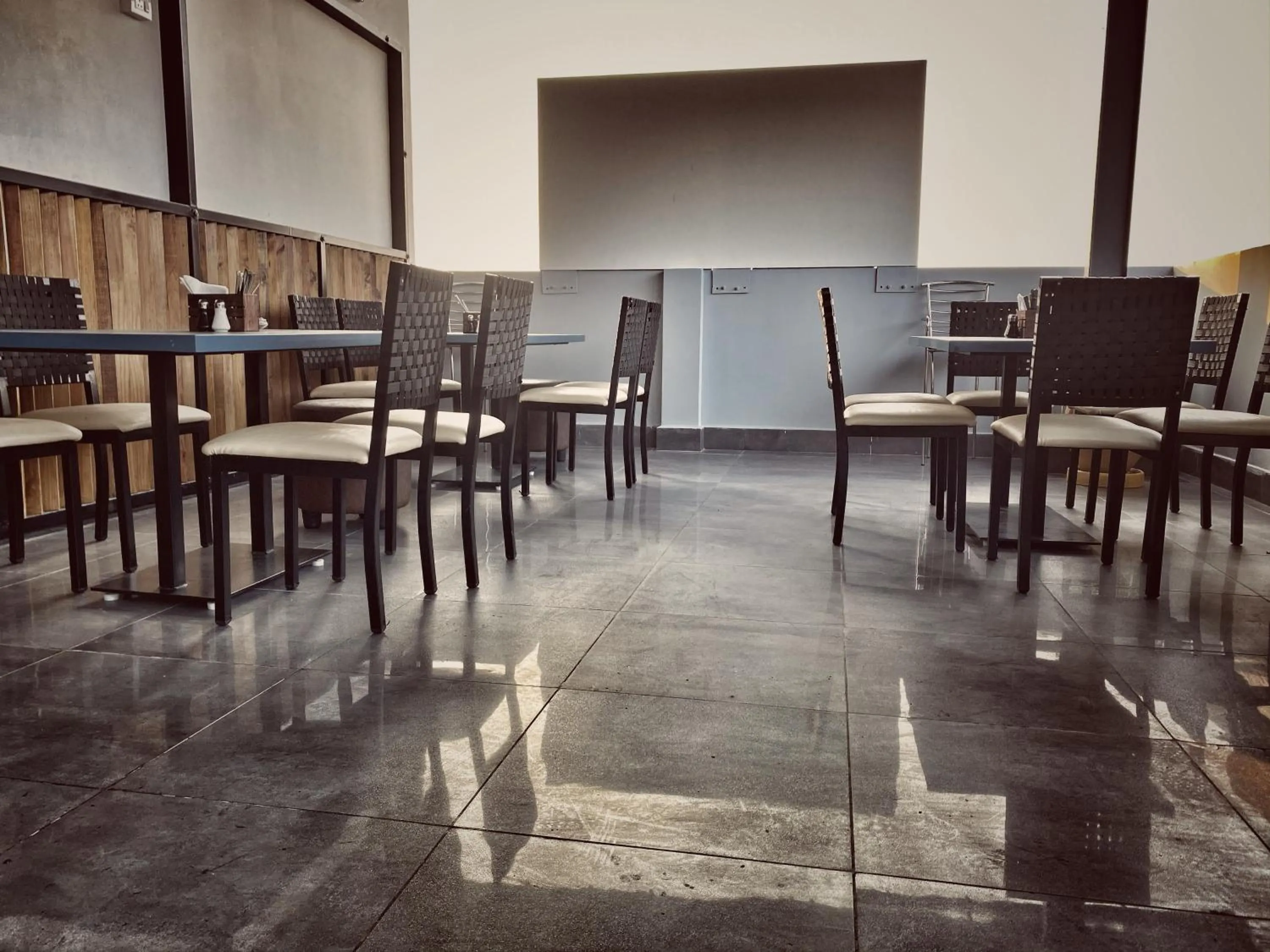 Restaurant/places to eat in Anna Residency The Quintessential Boutique Hotel