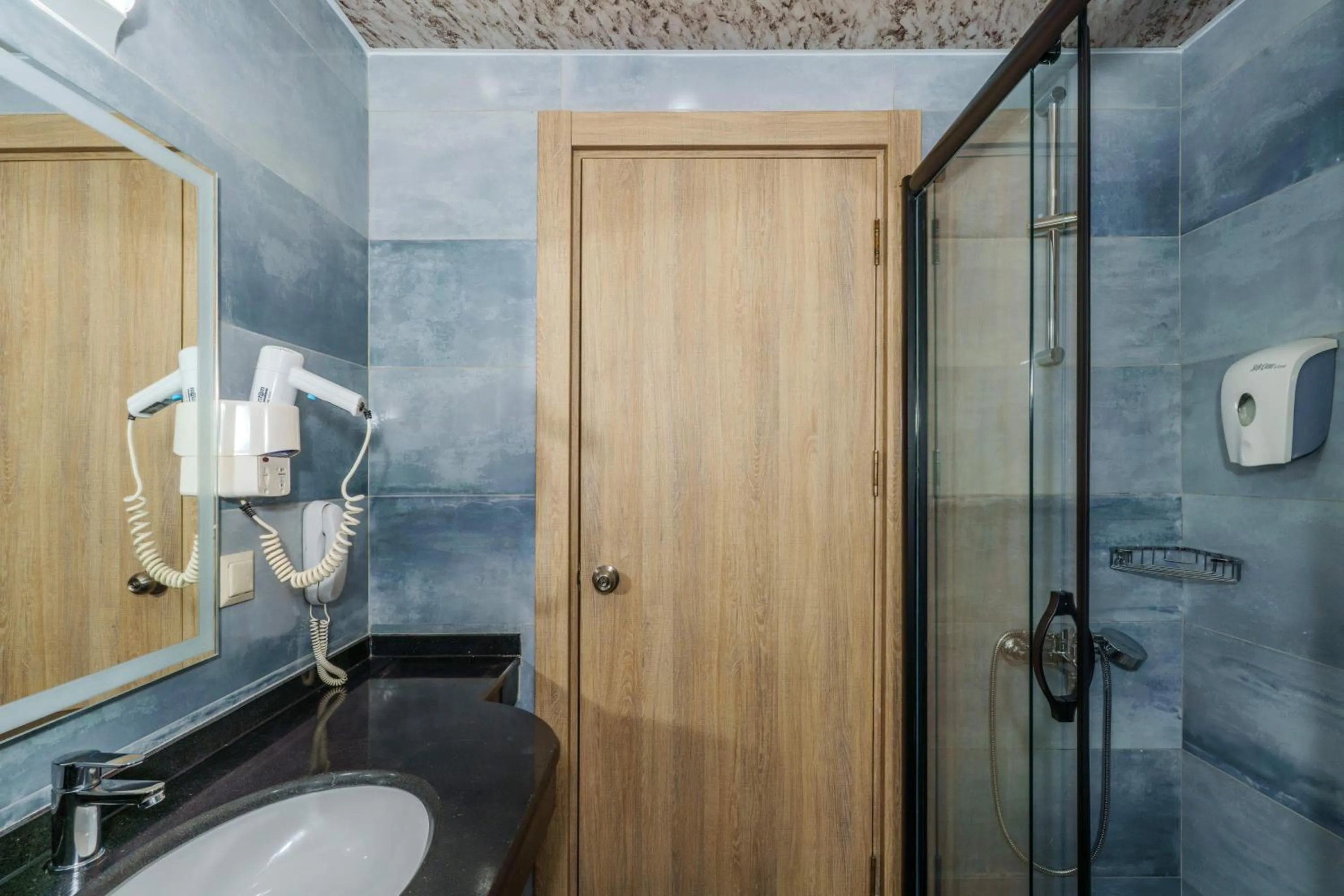 Shower in Arsi Blue Beach Hotel