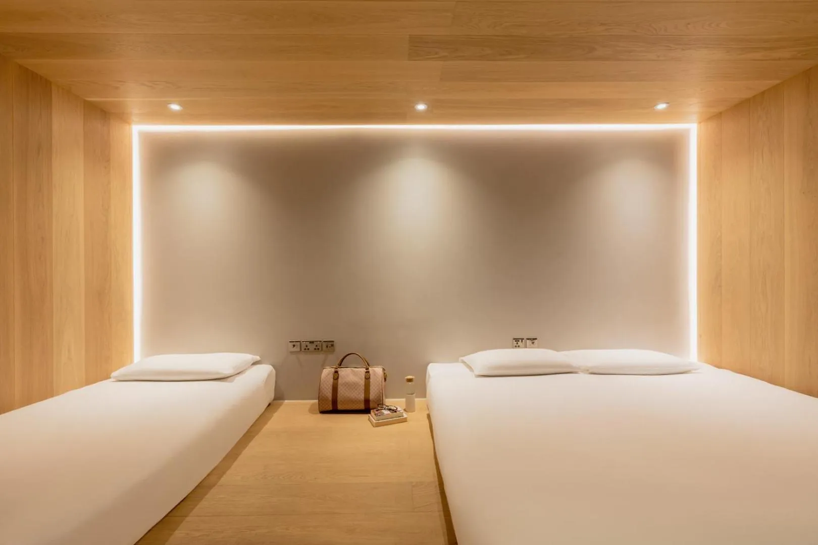 Bed in Zedwell Hotel Piccadilly Circus