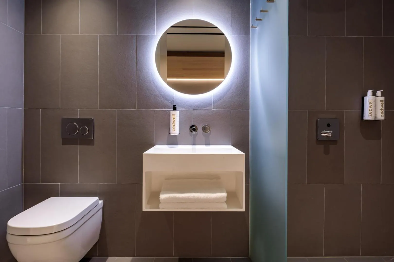 Bathroom in Zedwell Hotel Piccadilly Circus