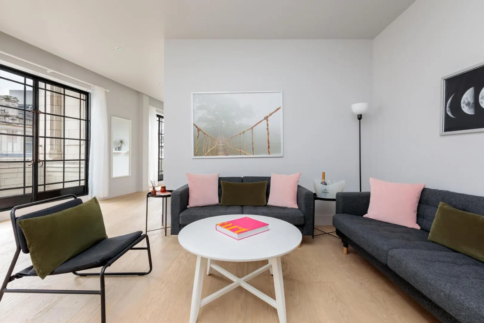 Living room in Zedwell Hotel Piccadilly Circus