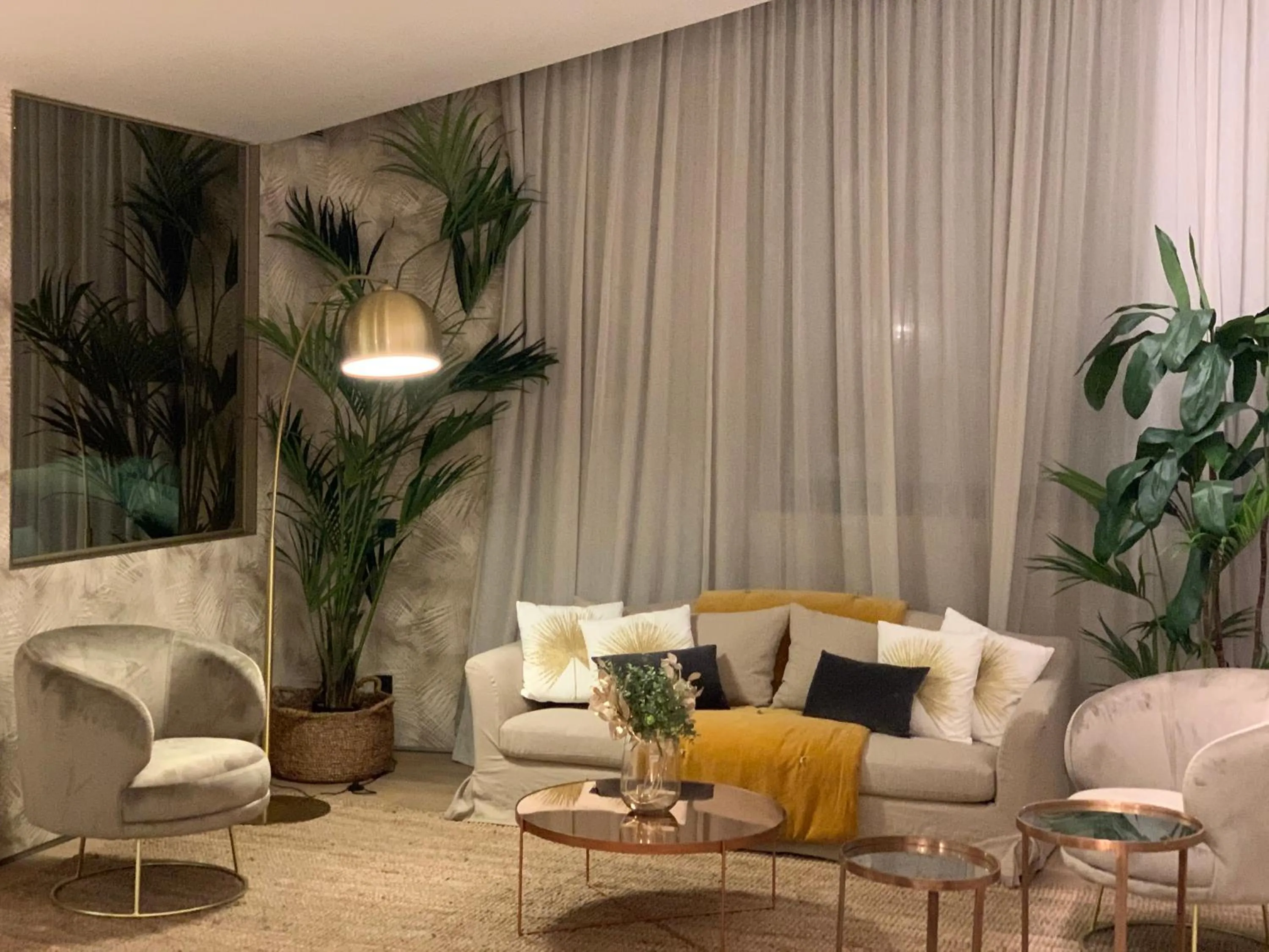 Living room in Playa Grande by Tropical