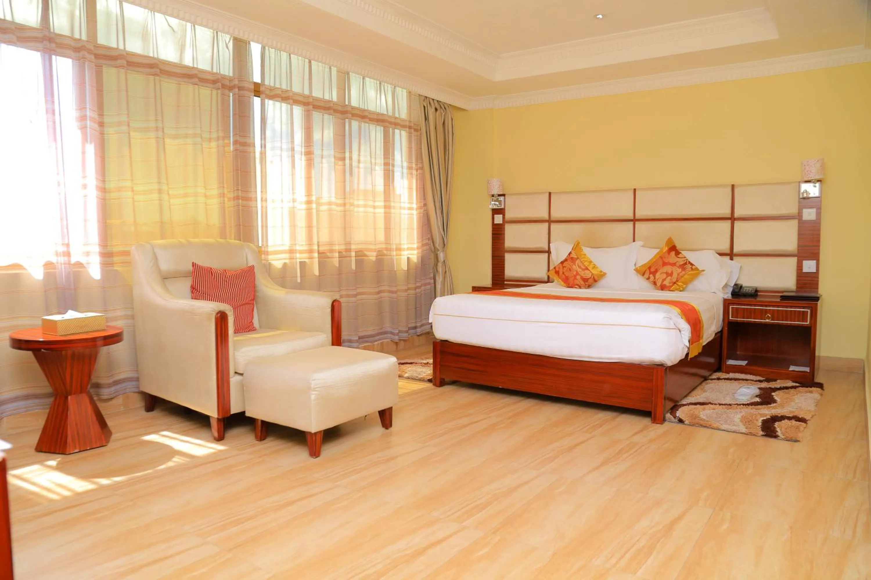 Beach, Bed in Tiffany Diamond Hotels Ltd - Indira Gandhi street