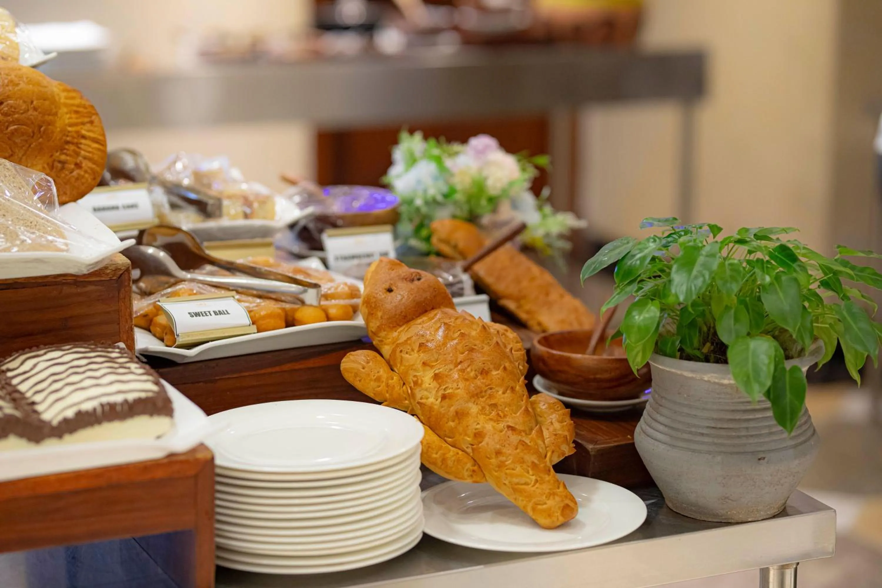 Buffet breakfast in Tiffany Diamond Hotels Ltd - Indira Gandhi street