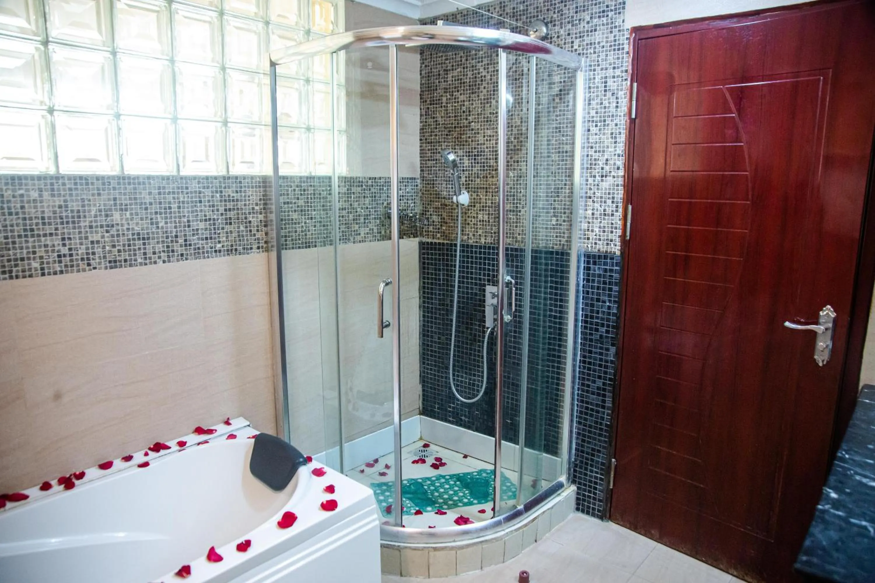 Shower in Tiffany Diamond Hotels Ltd - Indira Gandhi street