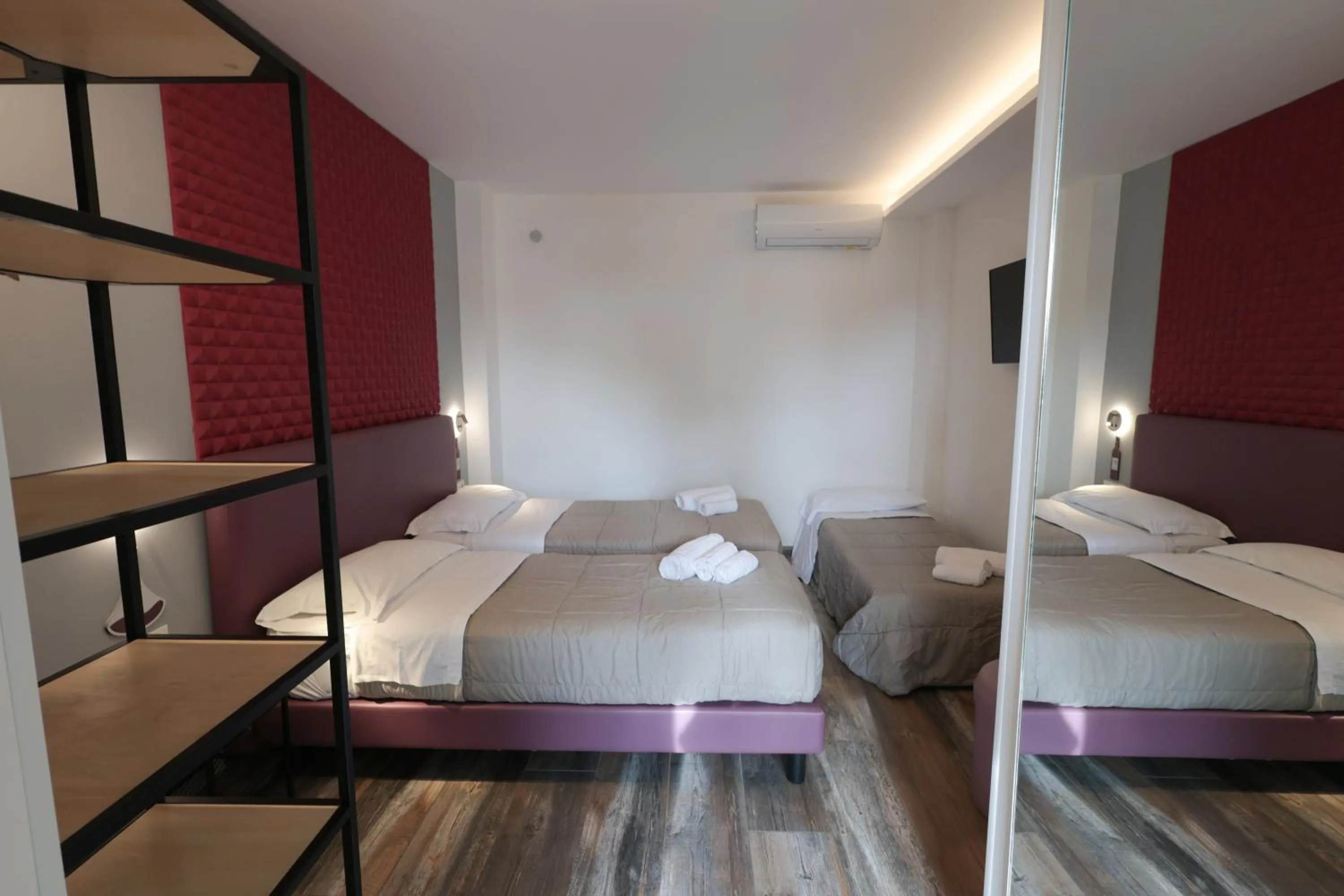 Bed in Vesuvio Inn Bed & Wine Experience