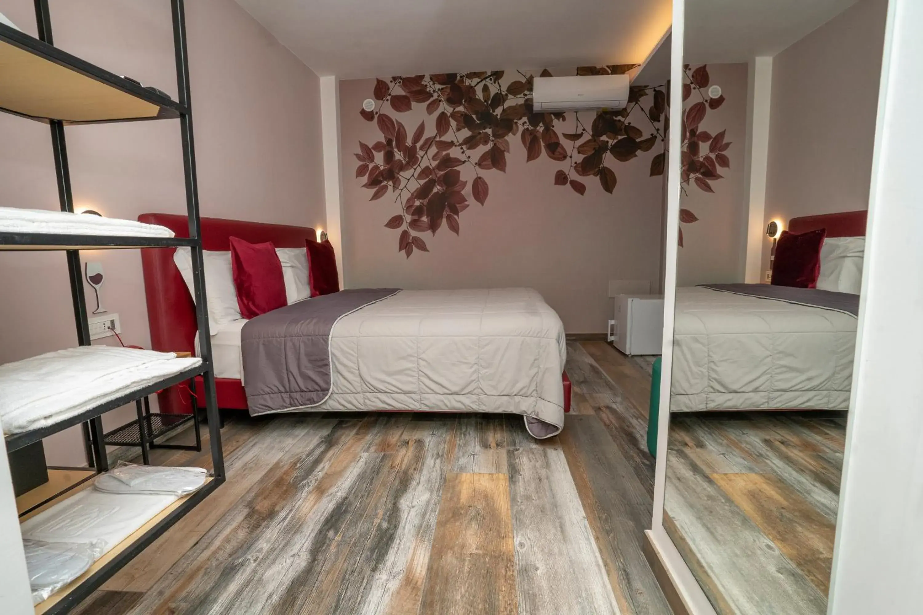 Deluxe Double or Twin Room in Vesuvio Inn Bed & Wine Experience Deluxe Double or Twin Room in Vesuvio Inn Bed & Wine Experience