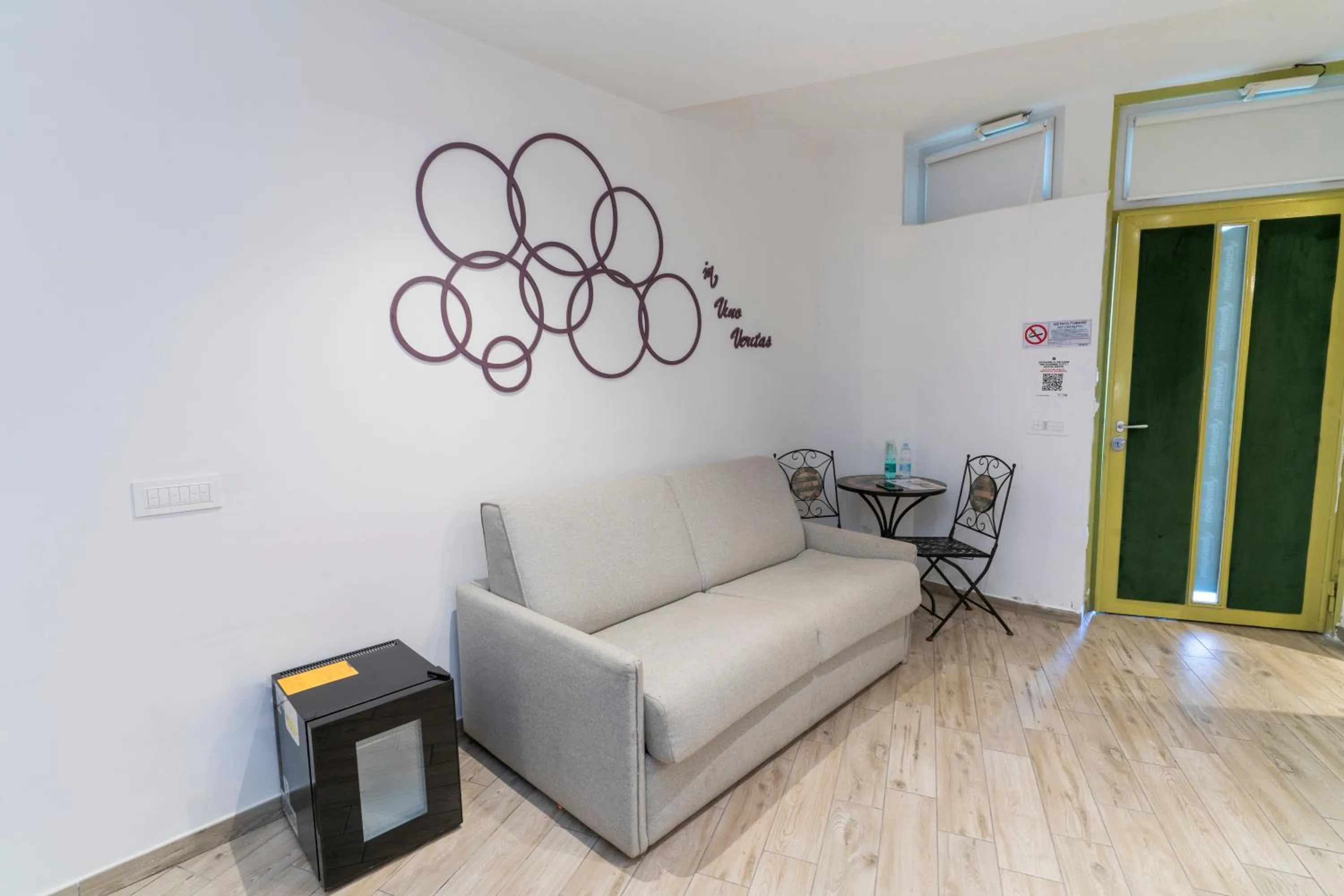 Photo of the whole room in Vesuvio Inn Bed & Wine Experience