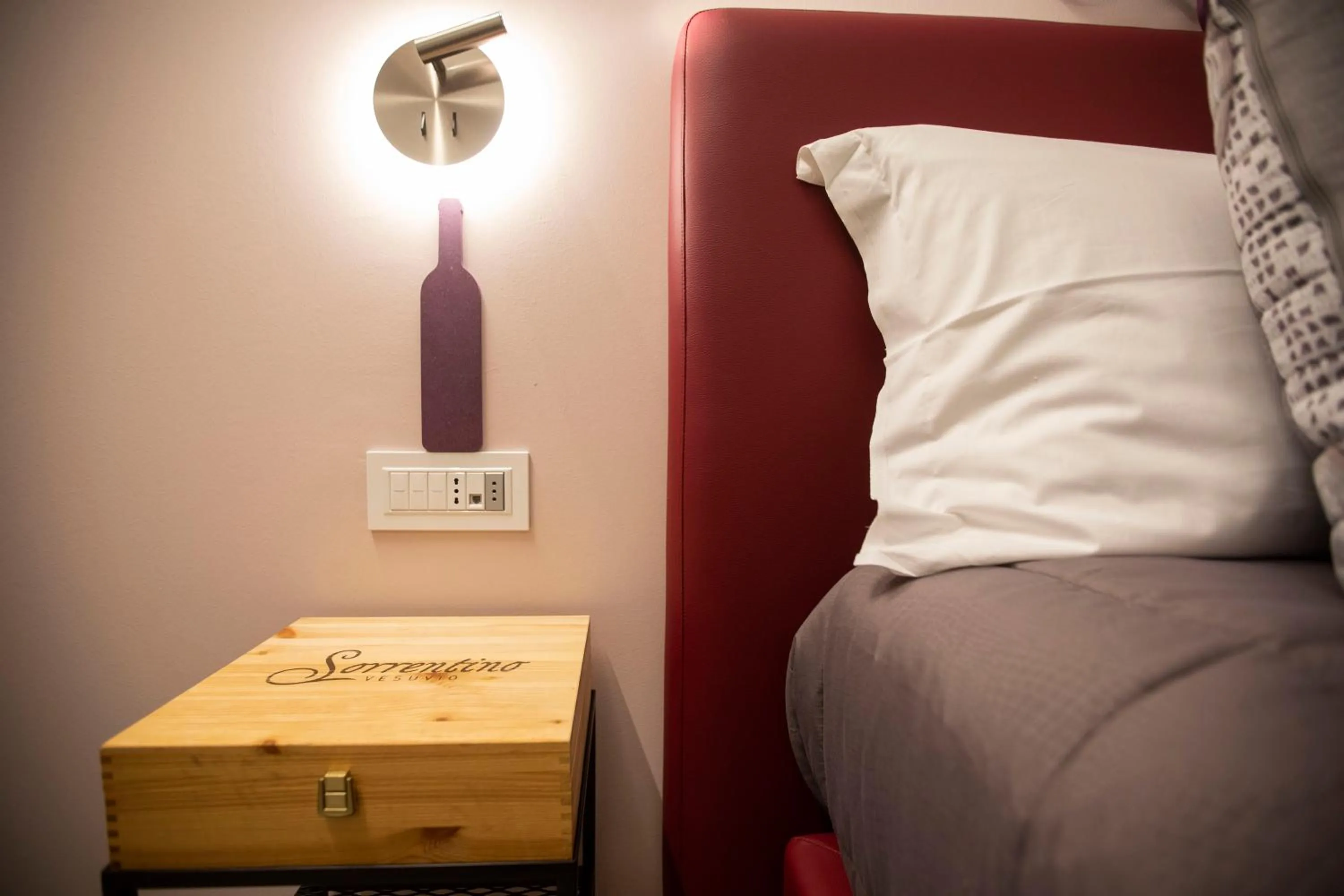 Bed in Vesuvio Inn Bed & Wine Experience