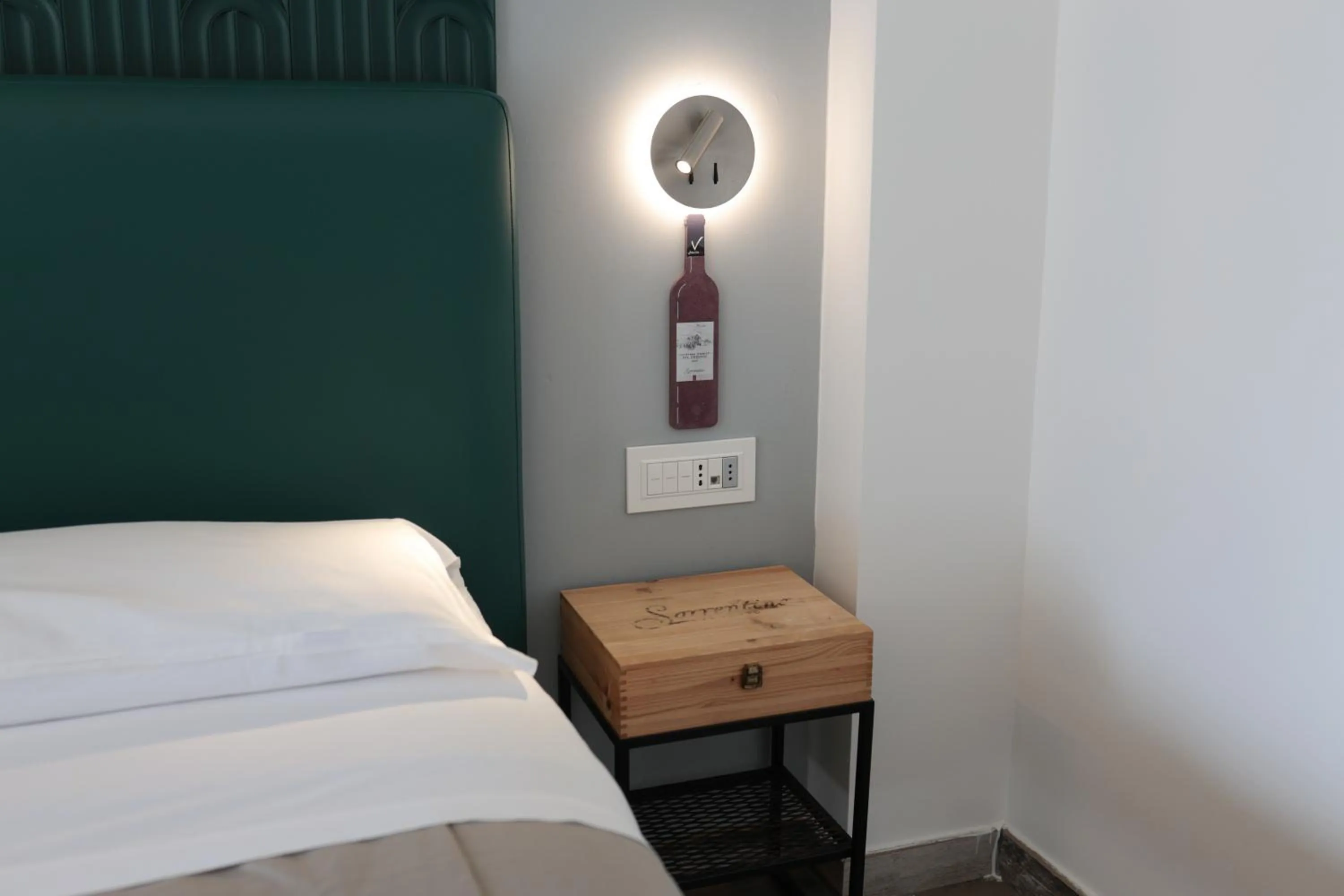 Bed in Vesuvio Inn Bed & Wine Experience