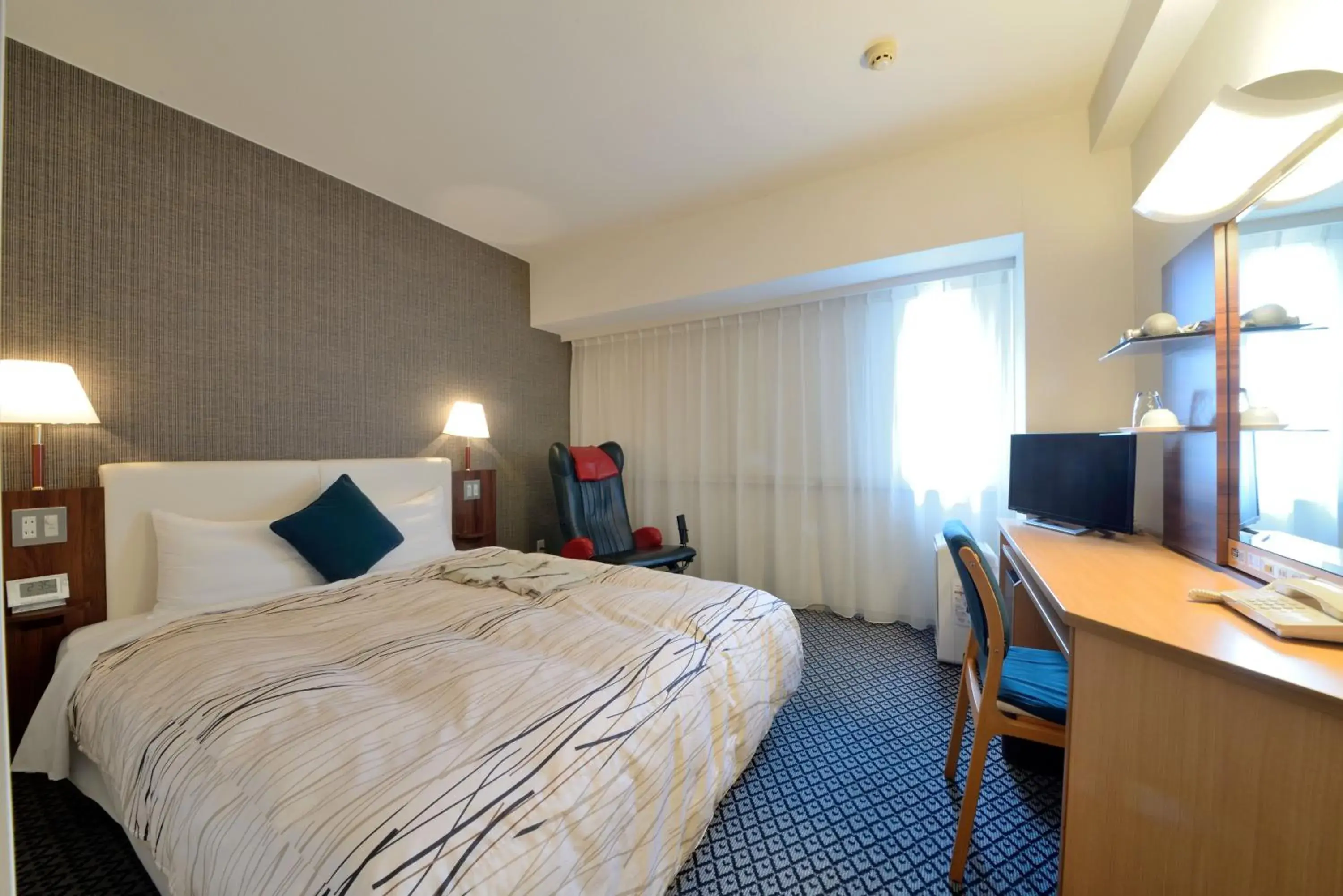 Superior Double Room - single occupancy - Non-Smoking in Kanazawa Manten Hotel Ekimae Superior Double Room - single occupancy - Non-Smoking in Kanazawa Manten Hotel Ekimae