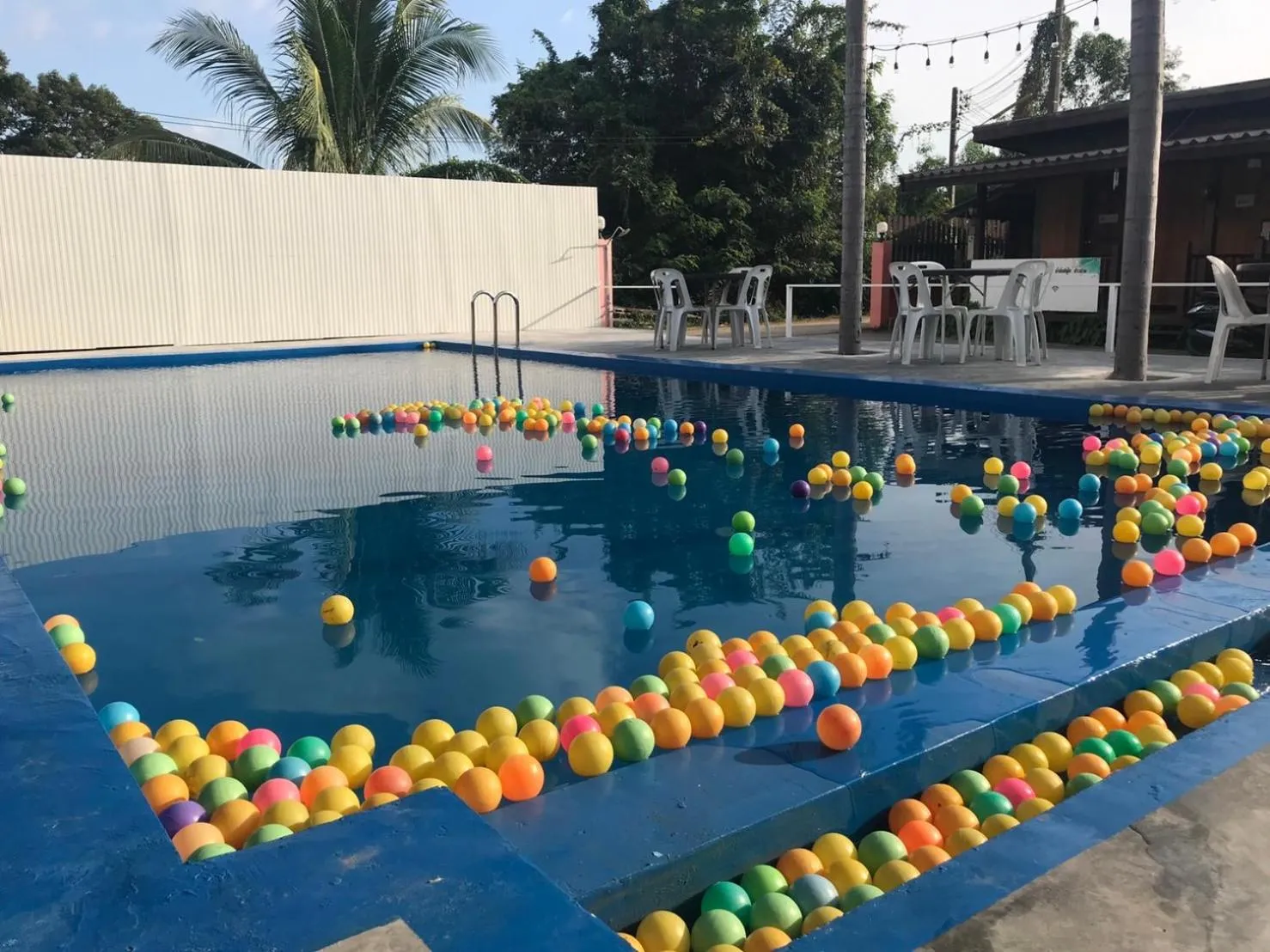Swimming pool in Pooma Resort