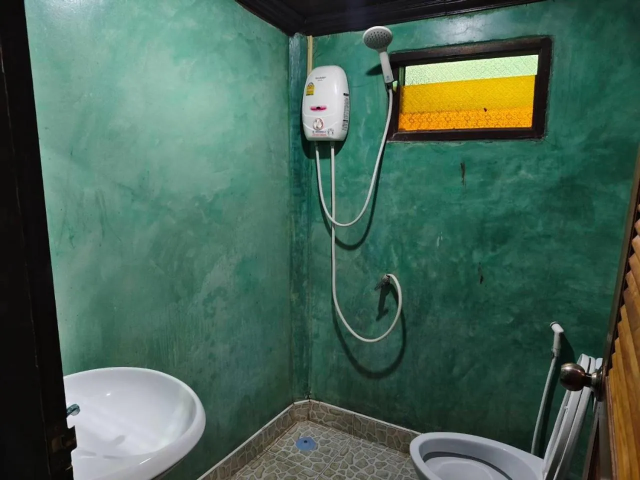 Shower in Pooma Resort