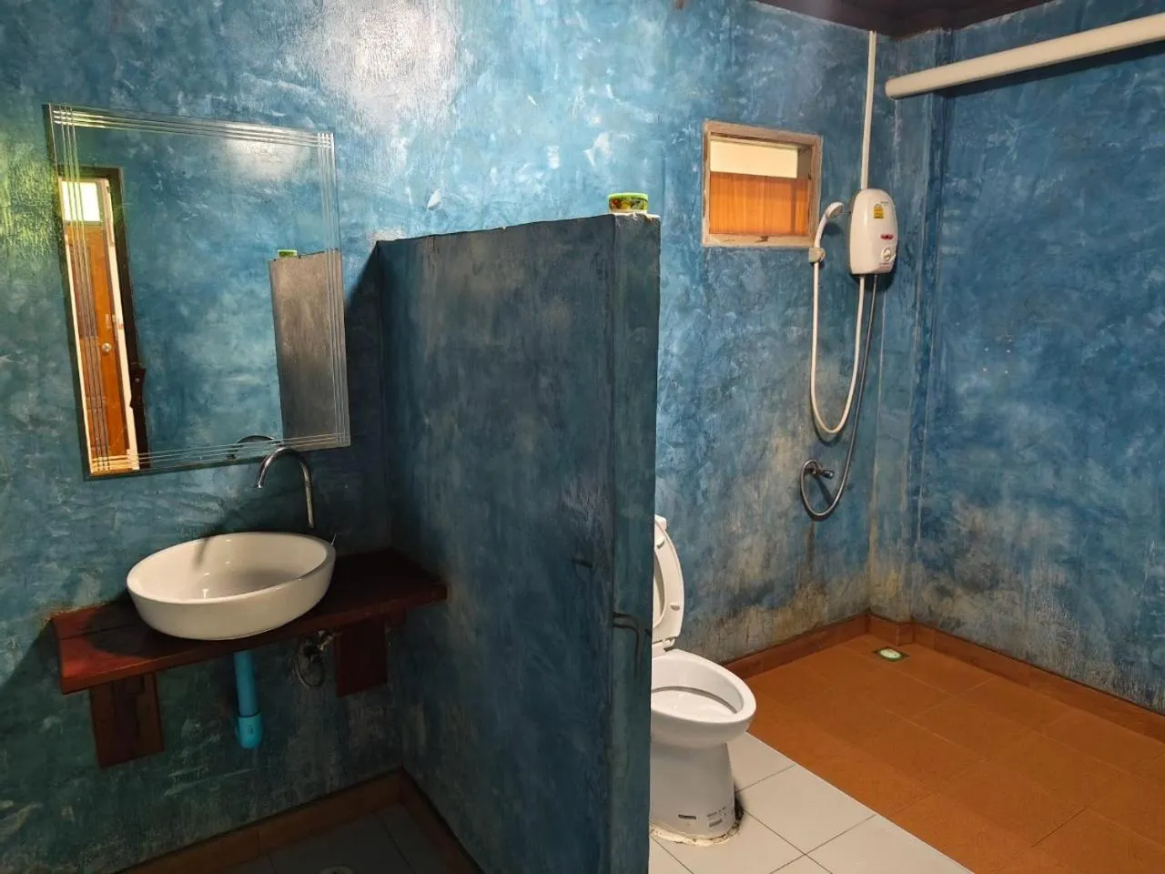 Shower in Pooma Resort