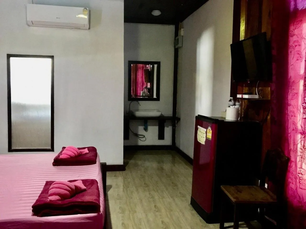 Photo of the whole room, Bed in Pooma Resort