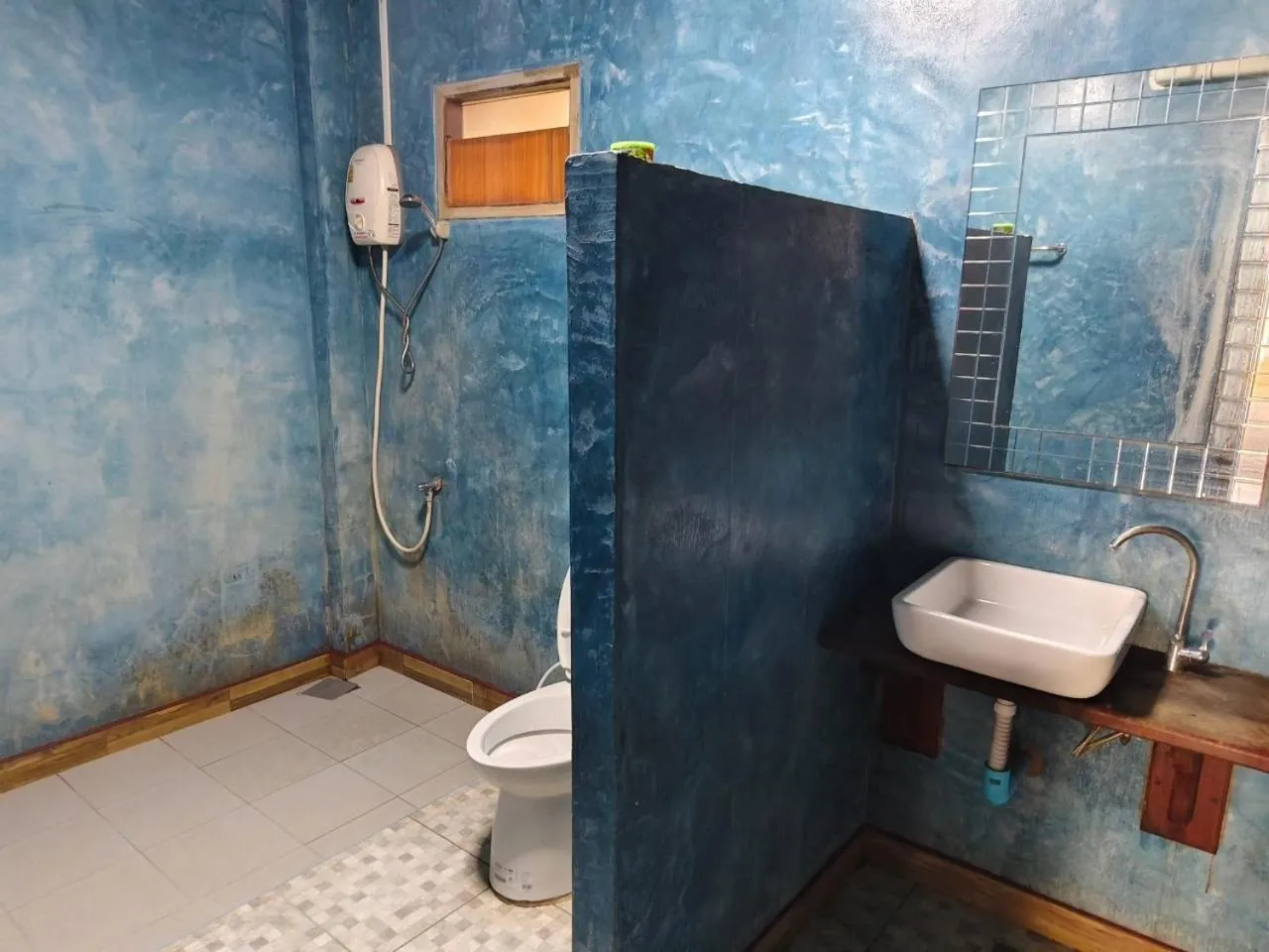 Shower in Pooma Resort