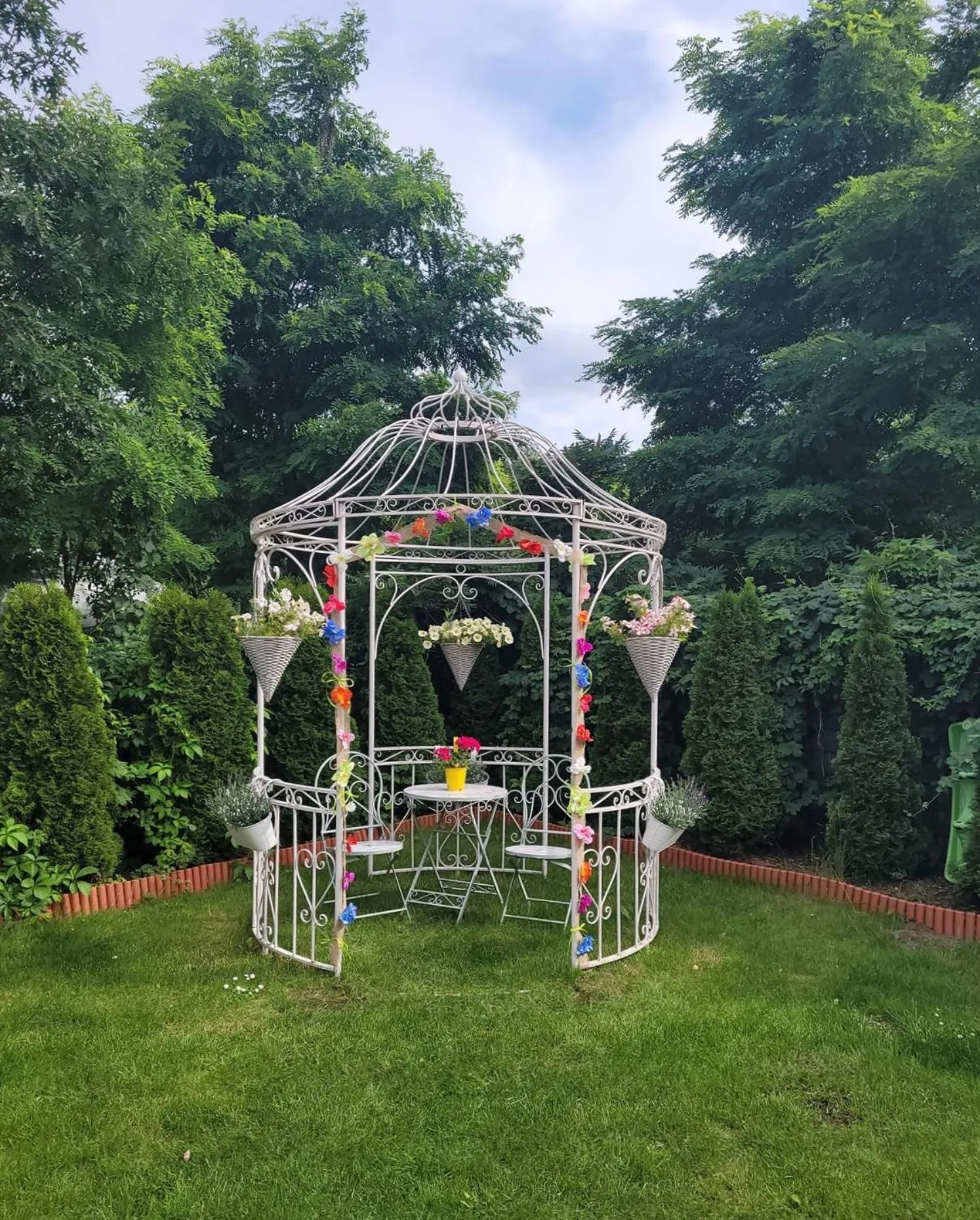 Garden in Motel Orion